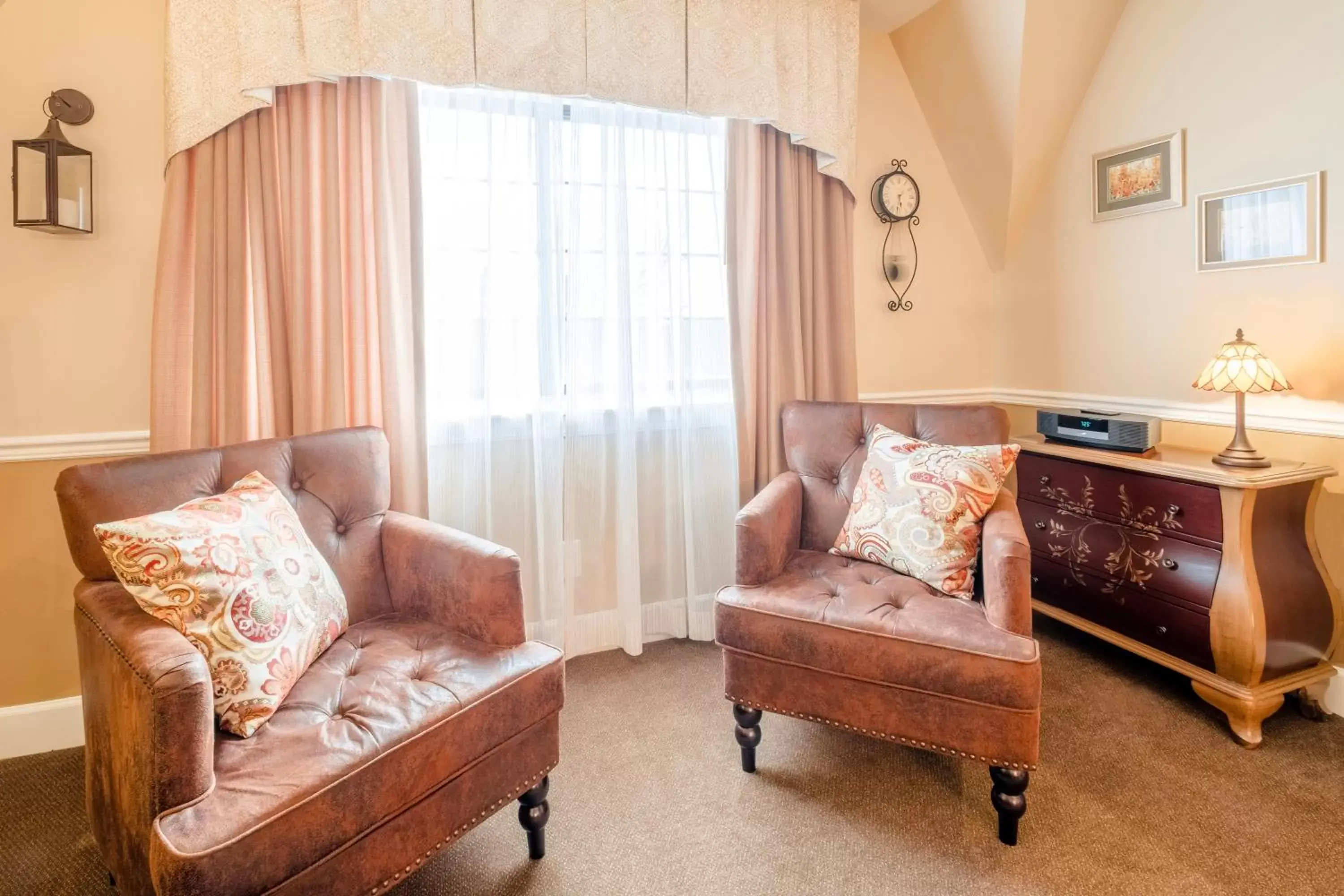 Seating Area in Red Coach Inn