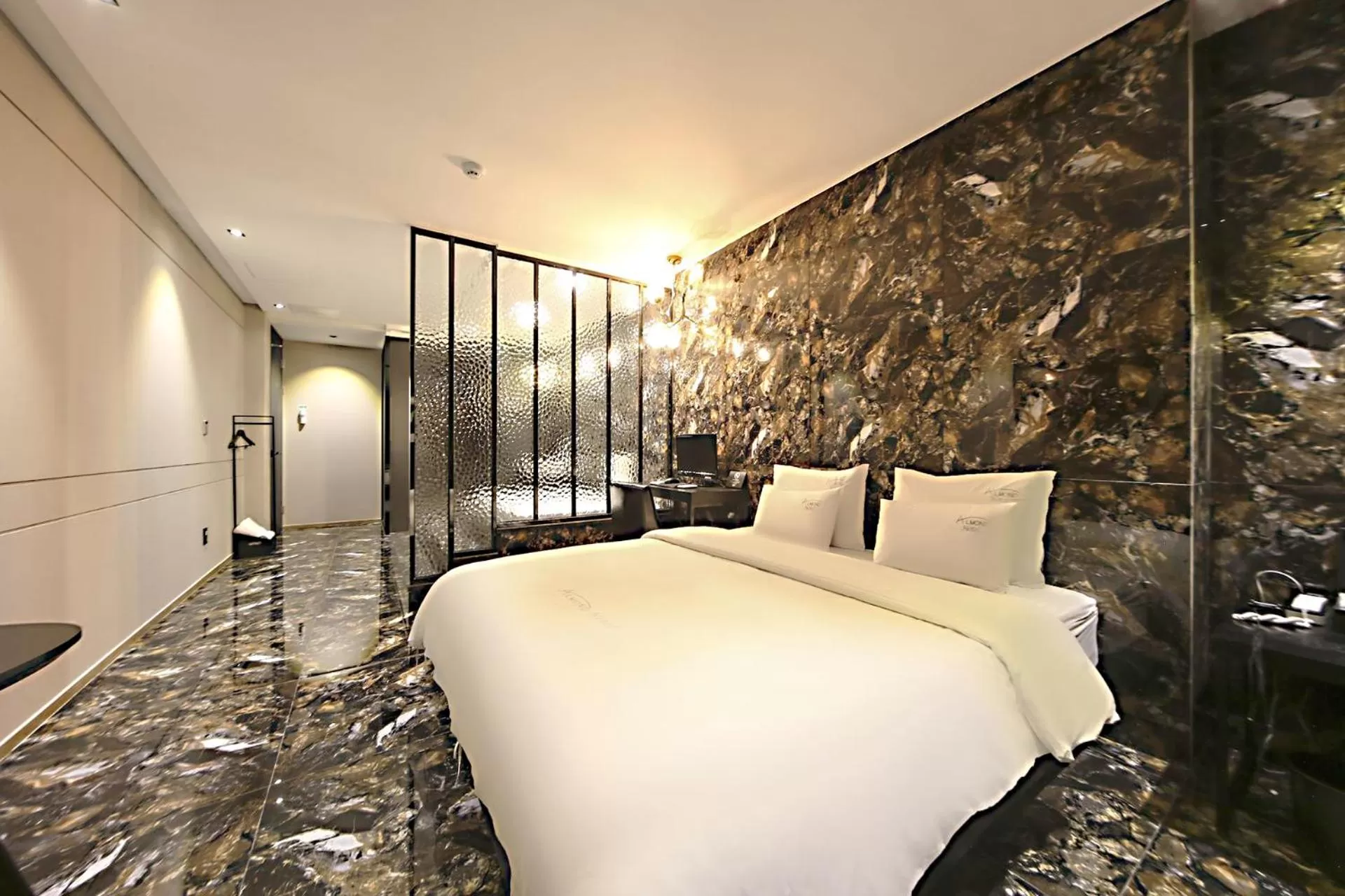 Photo of the whole room, Bed in Masan Almond Hotel