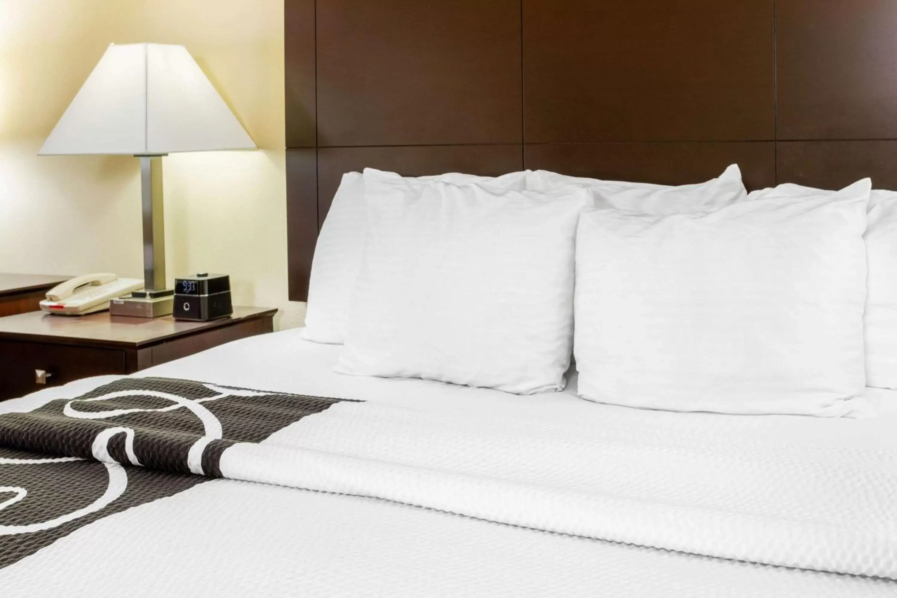 Bedroom, Bed in La Quinta by Wyndham Ennis Bedroom, Bed in La Quinta by Wyndham Ennis