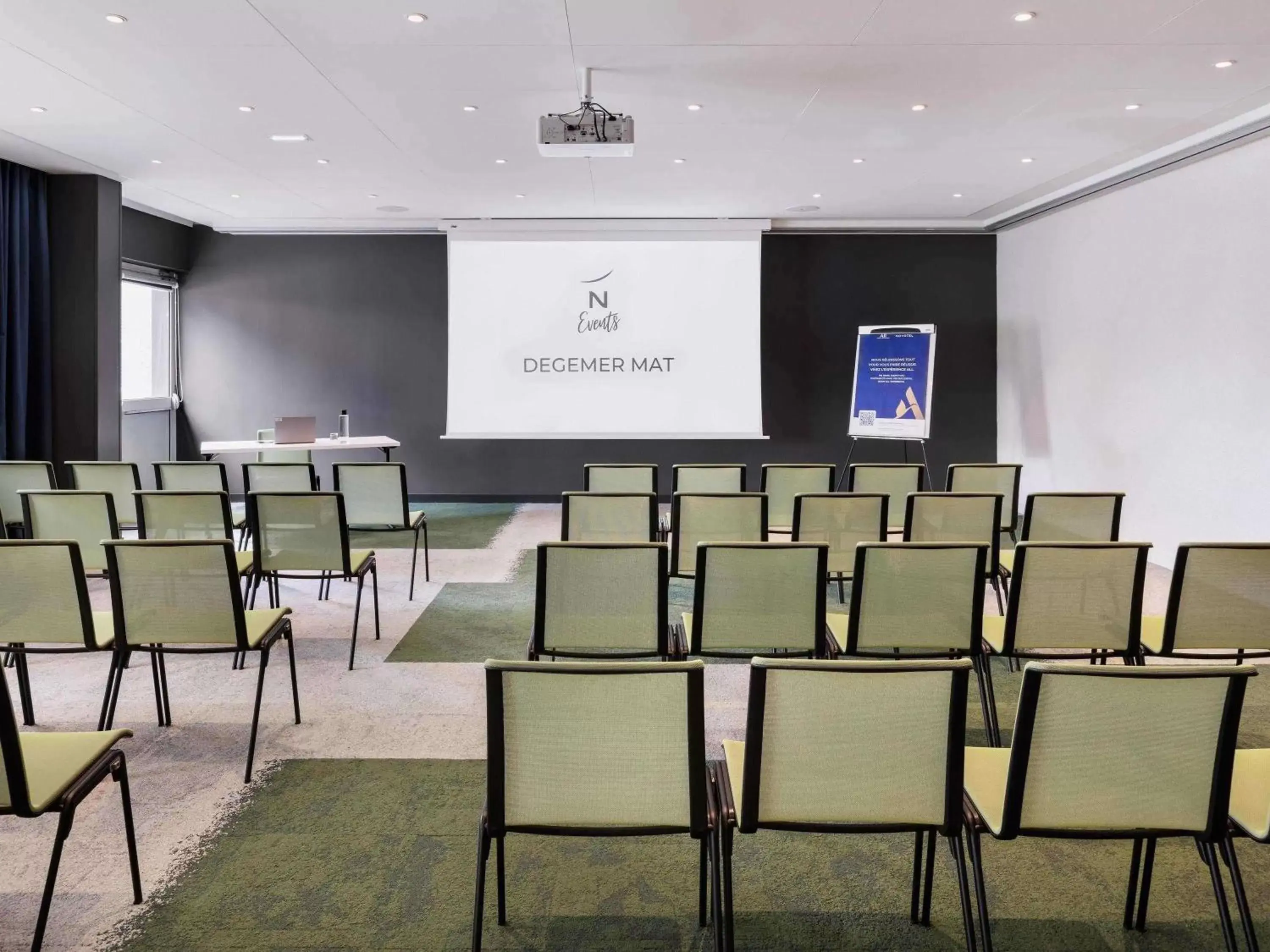 Meeting/conference room in Novotel Rennes Alma