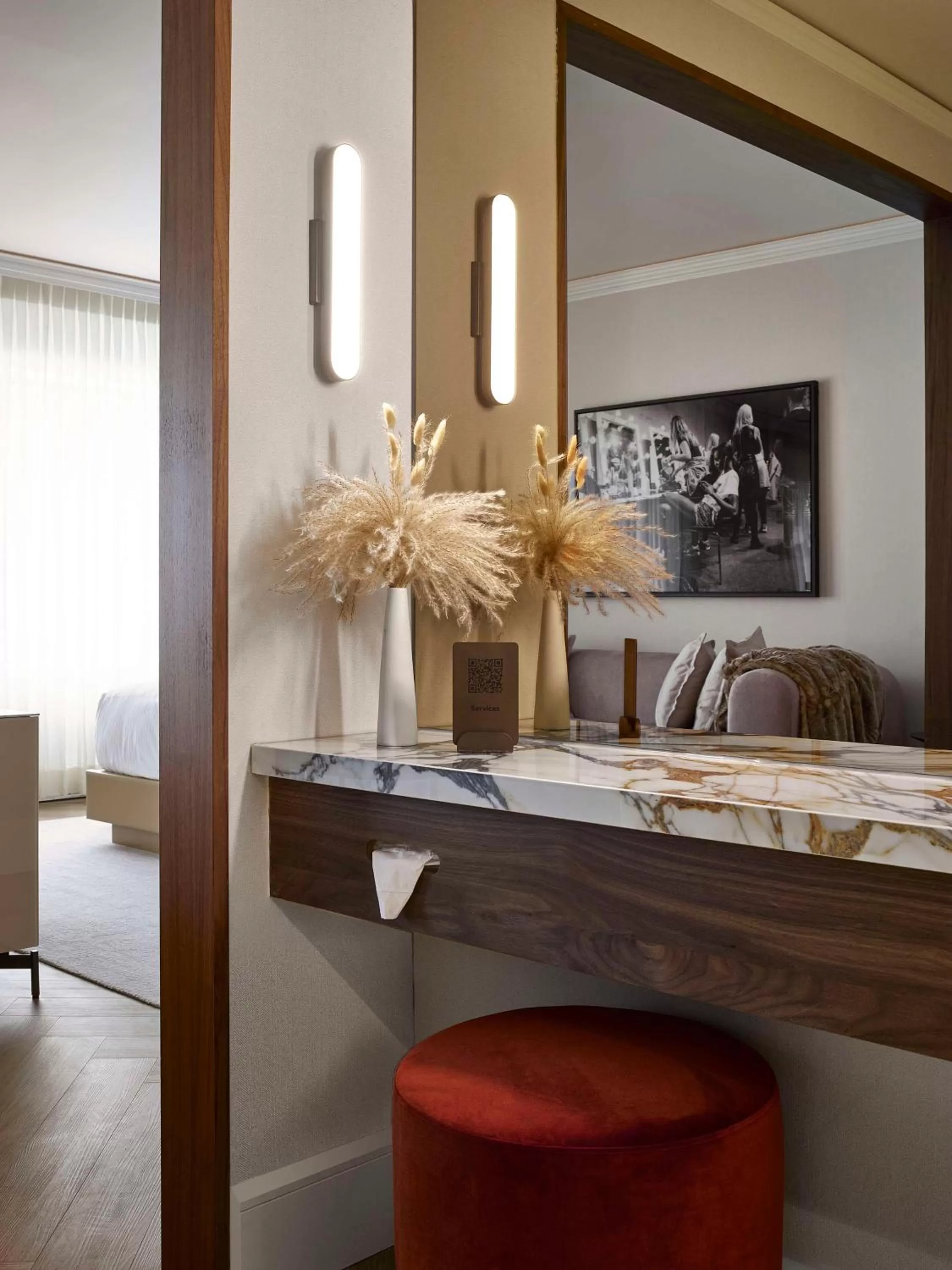 Bathroom, Bed in Vogue Hotel Montreal Downtown, Curio Collection by Hilton