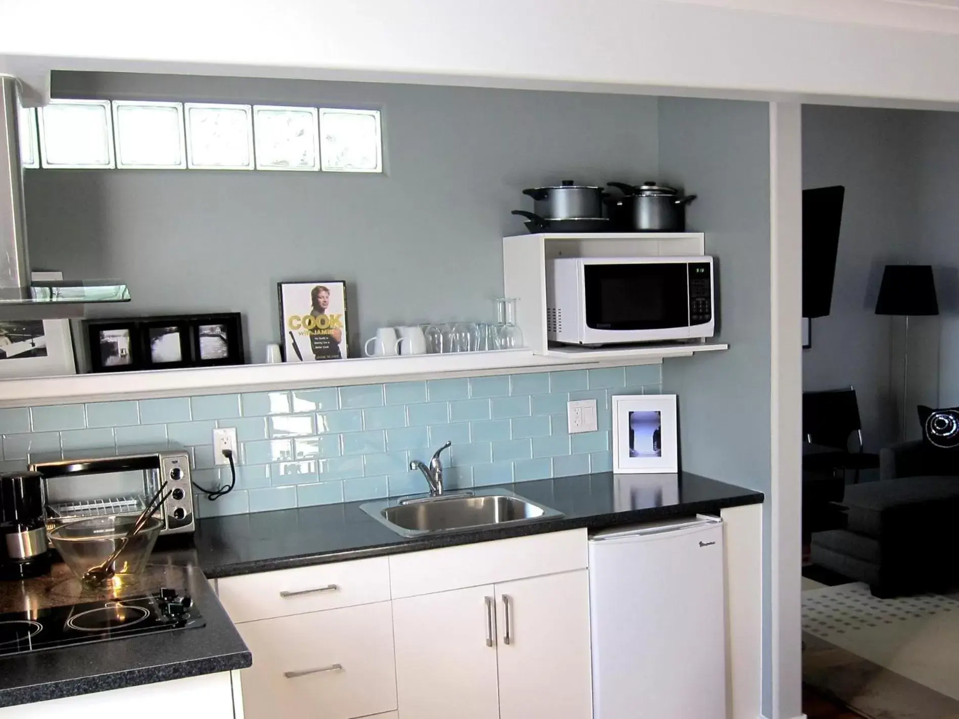 Other, Kitchen/Kitchenette in Merrickville Guest Suites