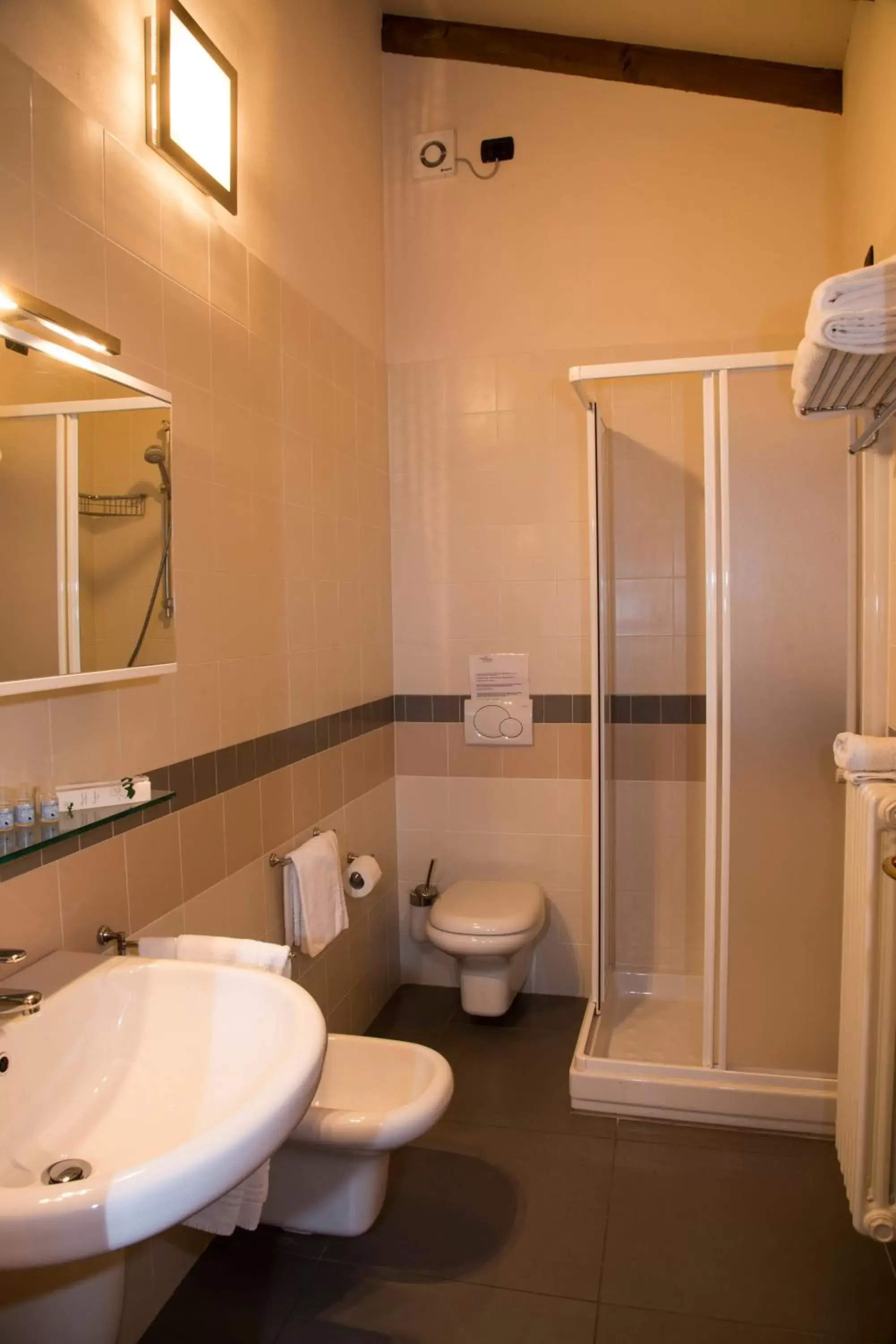 Bathroom in Parini Hotel