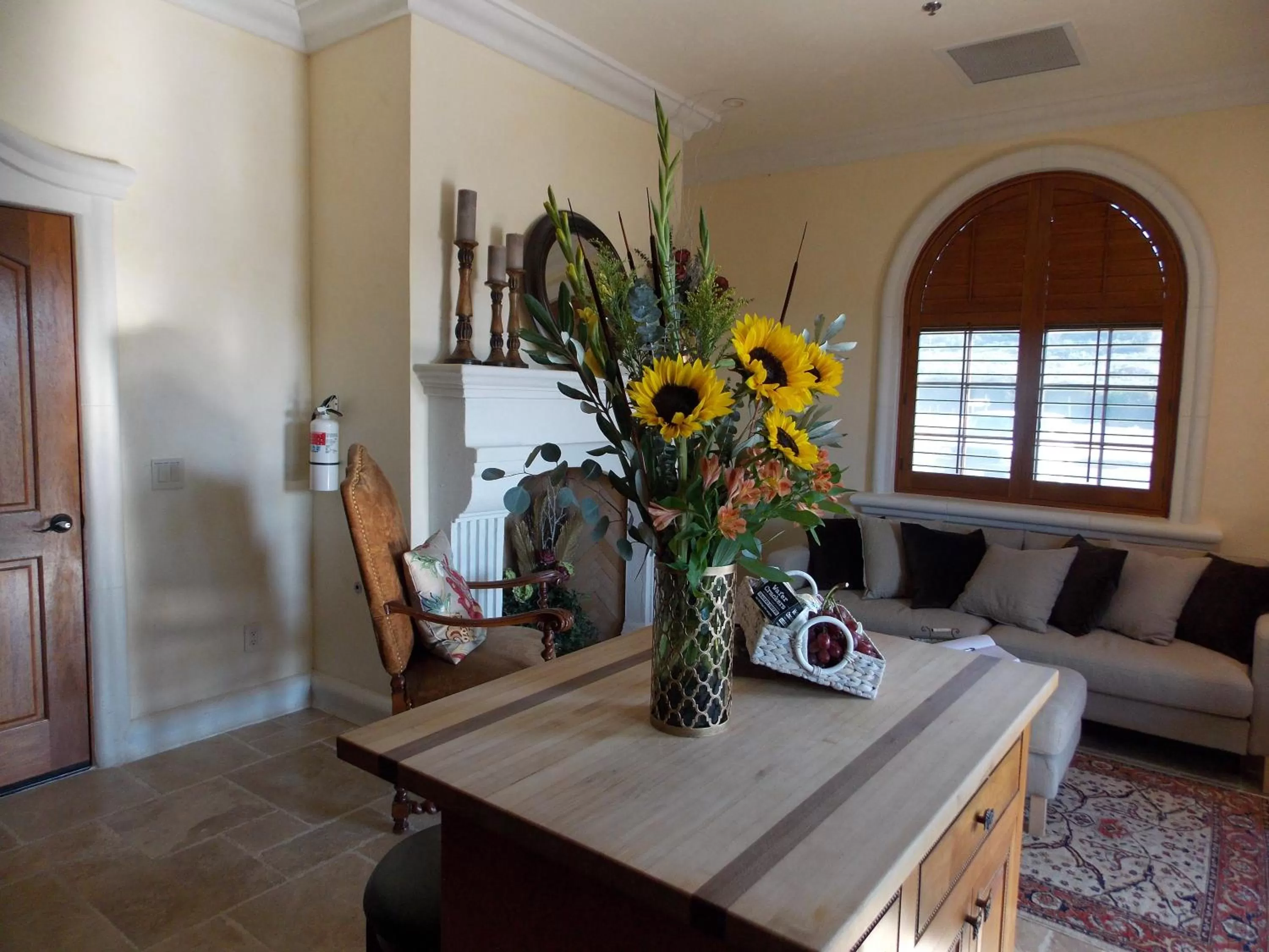 Seating area in Thorn Hill Vineyards Villa Suites