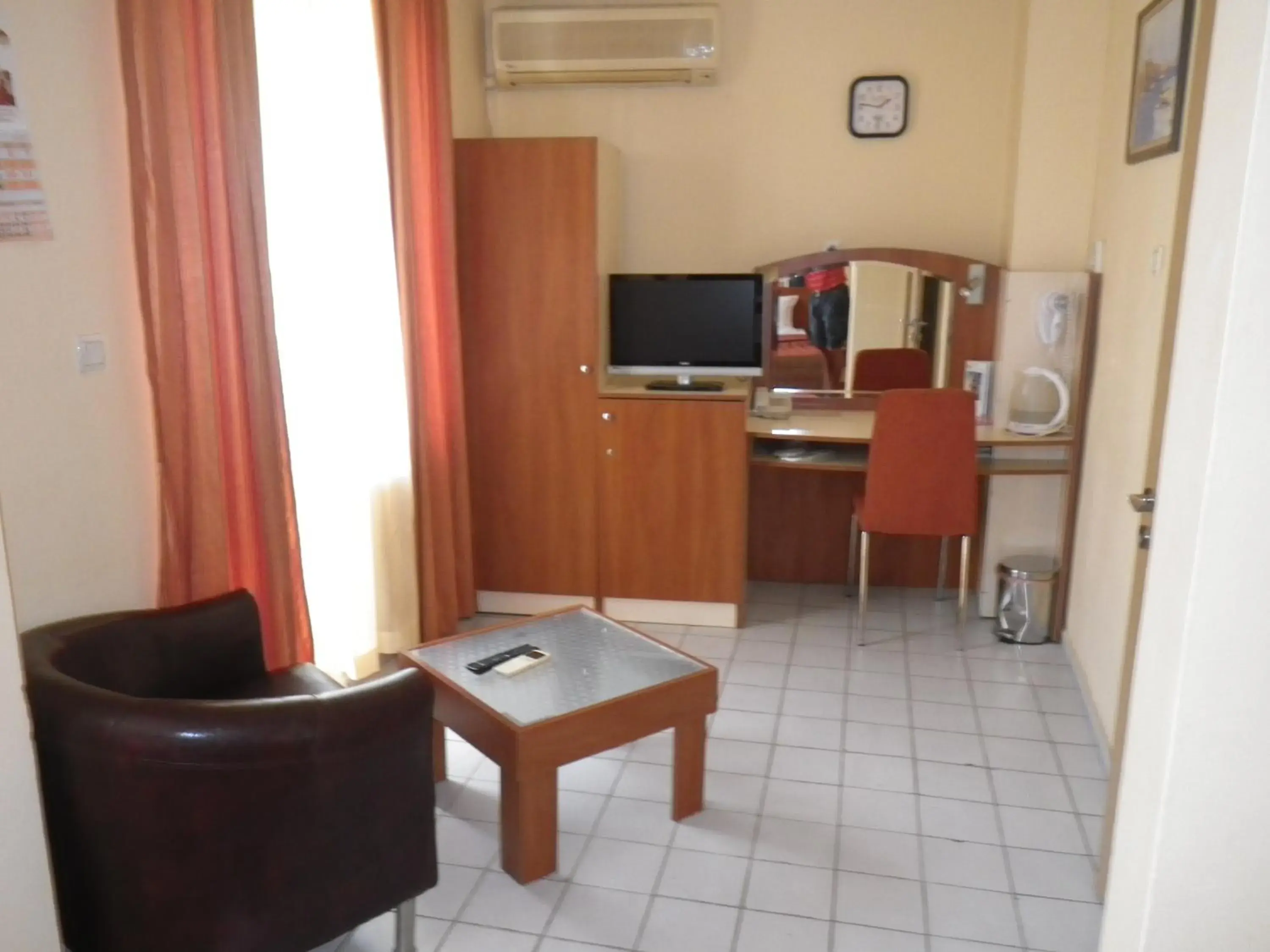 Photo of the whole room, TV/Entertainment Center in Hotel Palitra