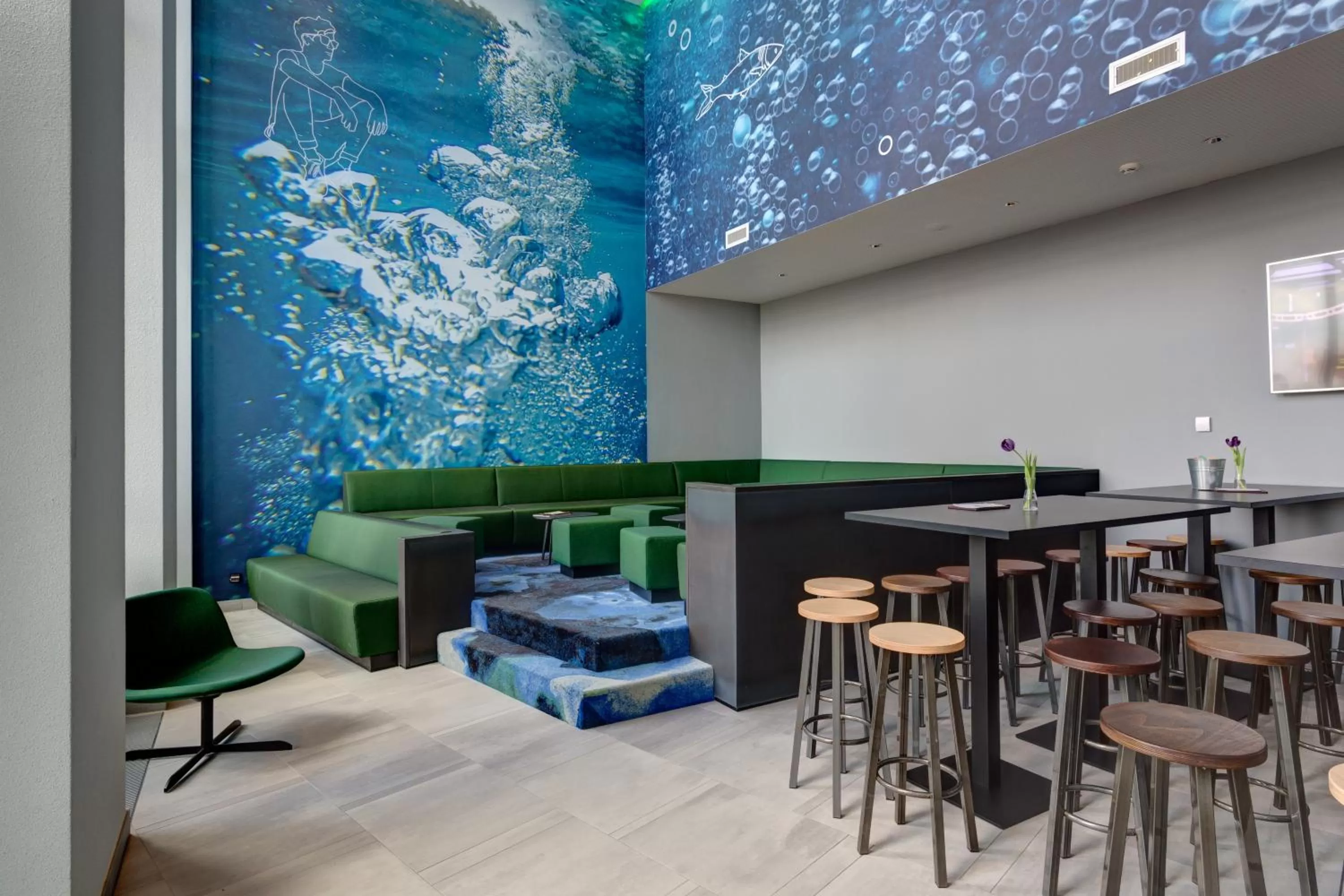 Restaurant/places to eat in MEININGER Hotel Amsterdam Amstel