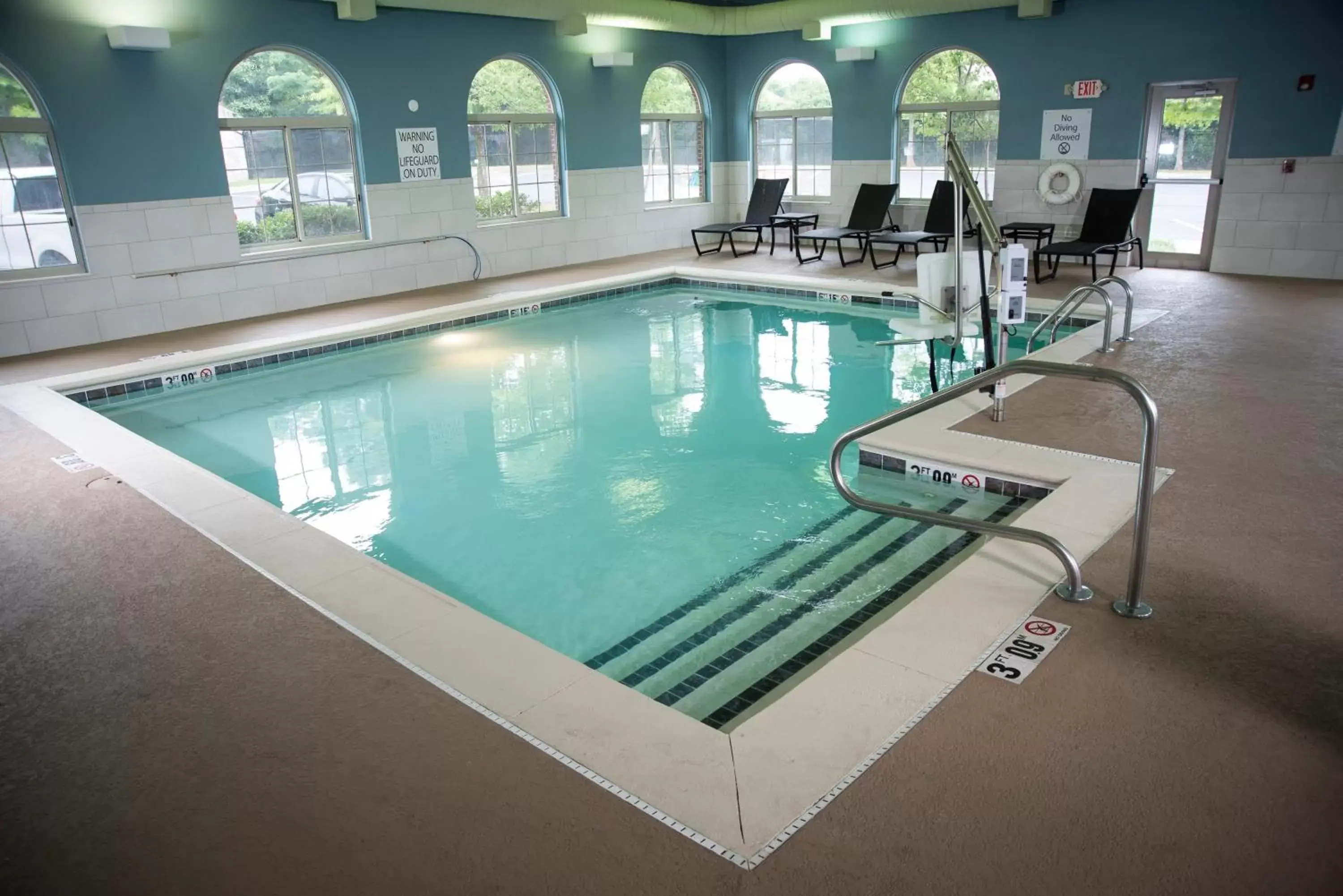 Swimming Pool in Holiday Inn Express Hotel & Suites Lexington-Downtown University, an IHG Hotel