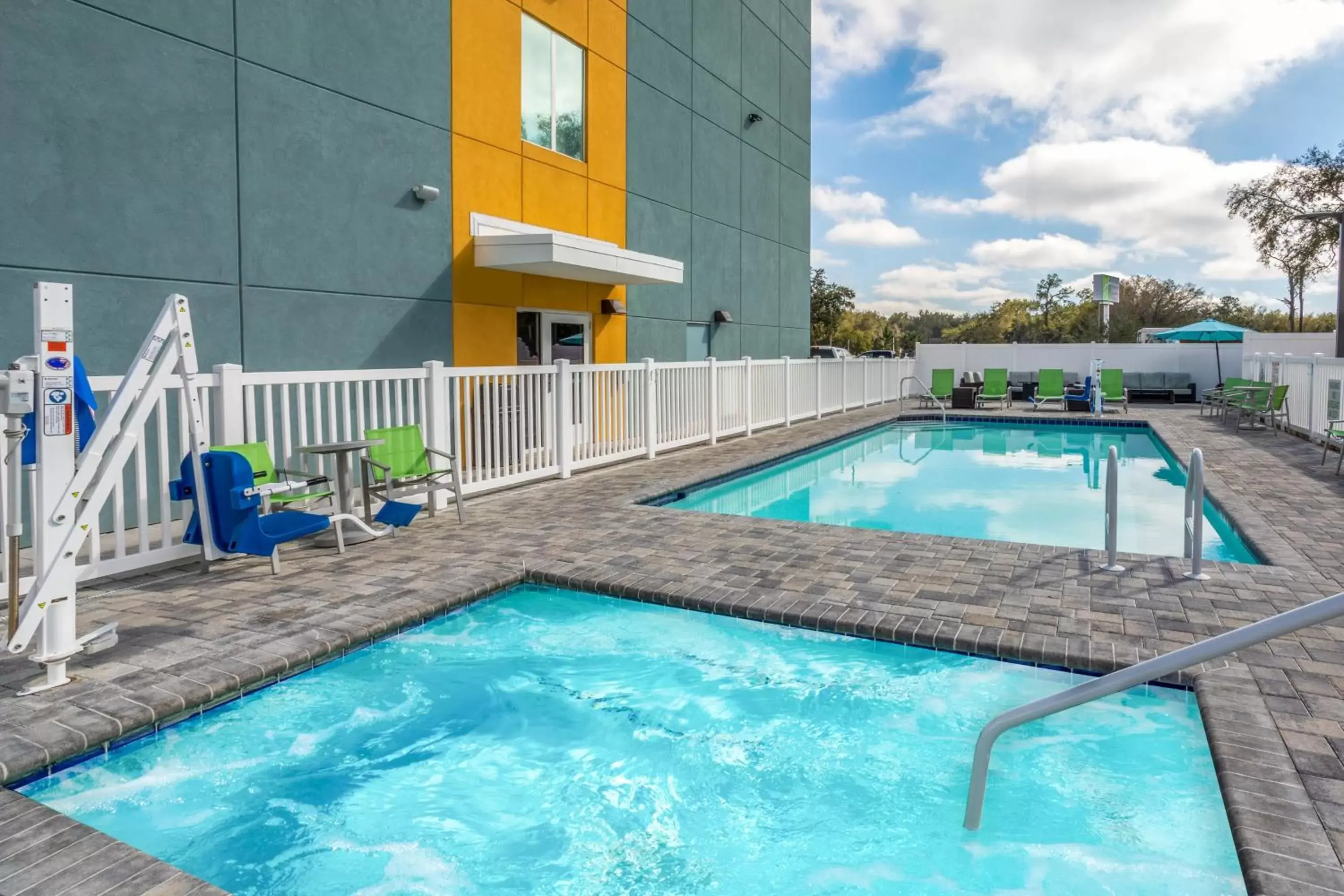 Swimming Pool in Holiday Inn Express & Suites - Wildwood - The Villages, an IHG Hotel