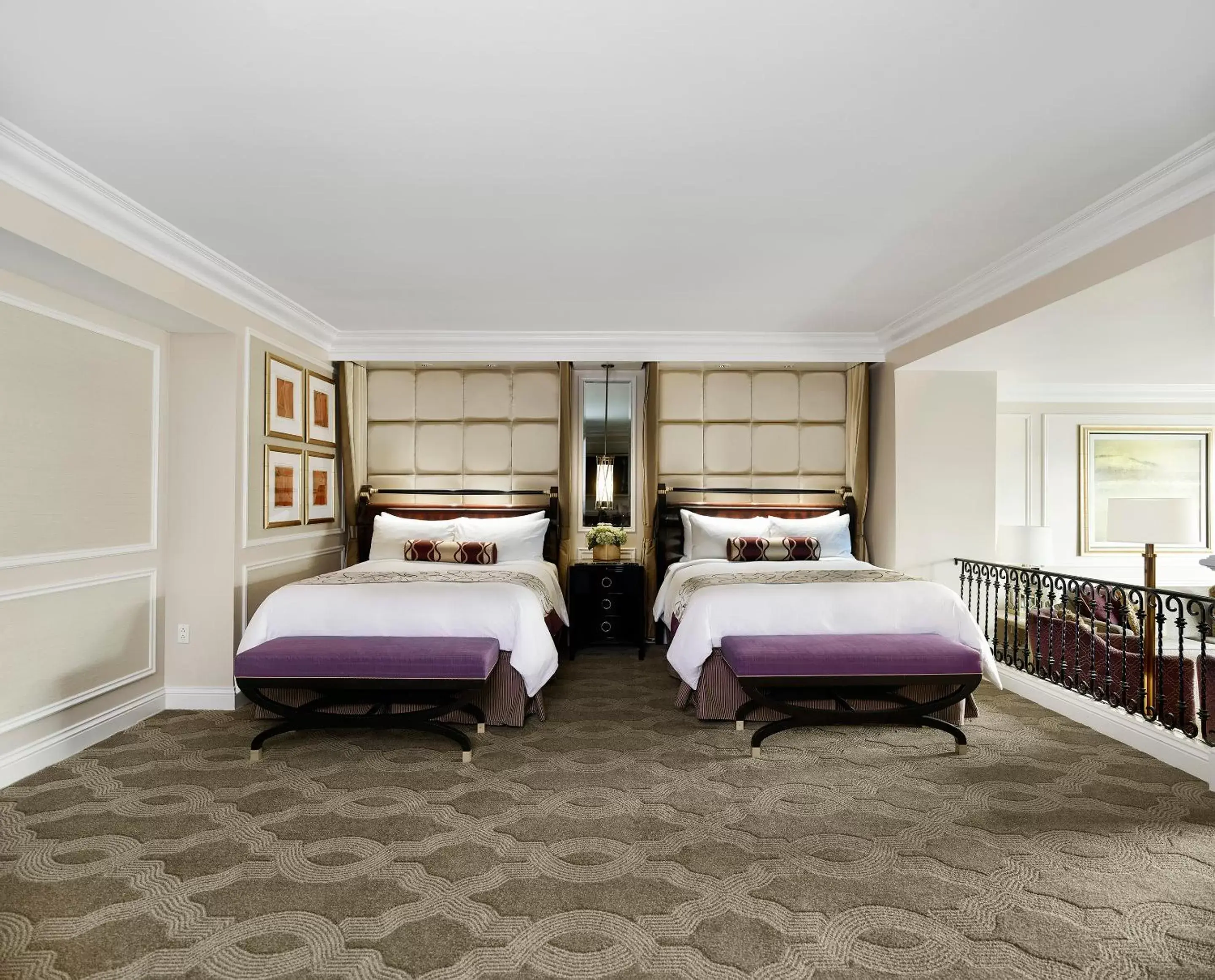 Living room, Bed in The Venetian® Resort Las Vegas