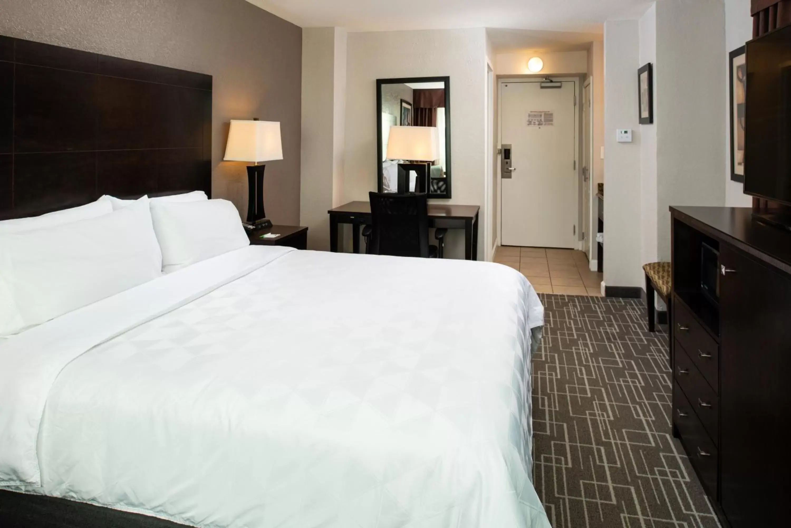 Photo of the whole room, Bed in Holiday Inn Charlotte Center City, an IHG Hotel