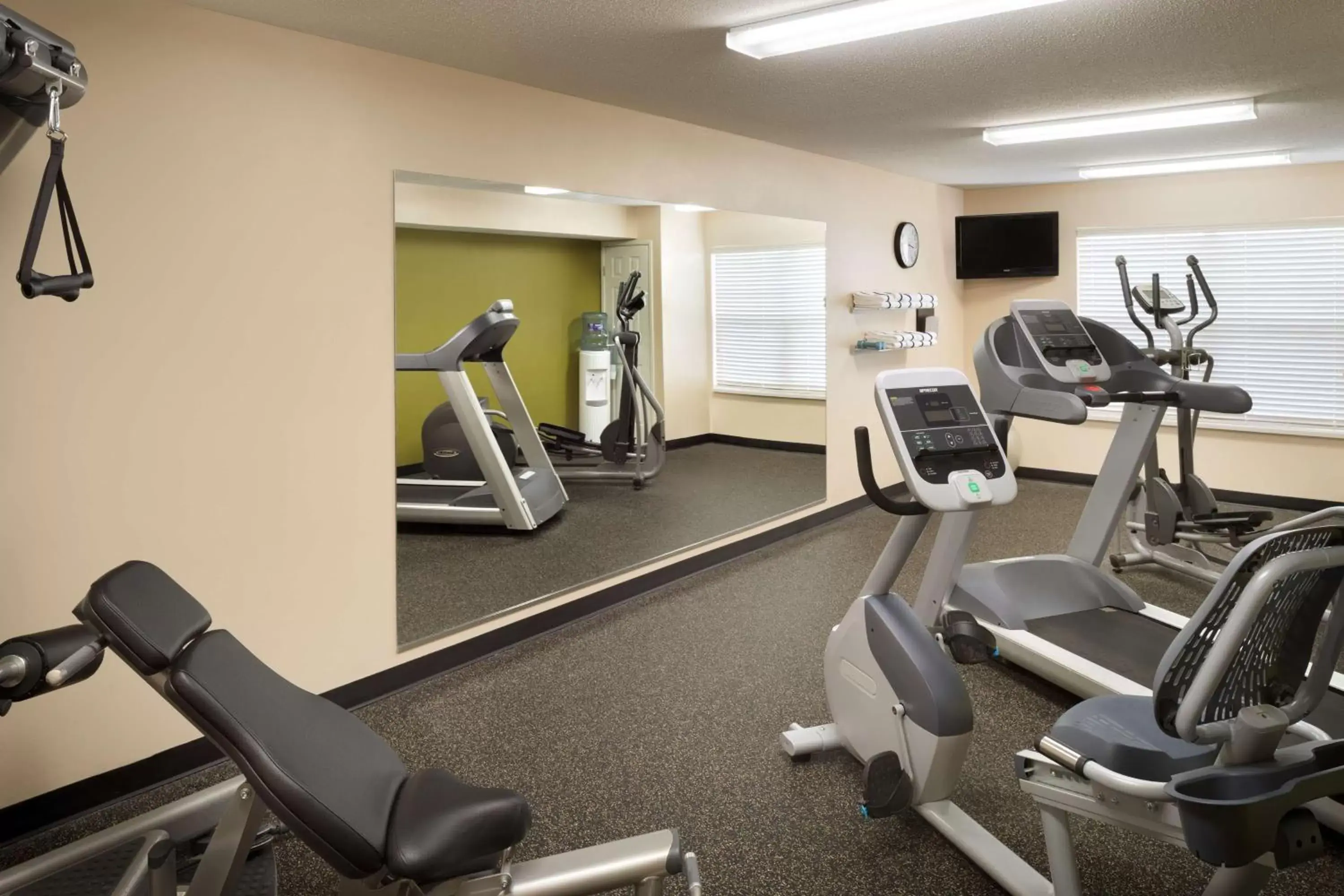 Activities, Fitness Center/Facilities in Country Inn & Suites by Radisson, Grinnell, IA