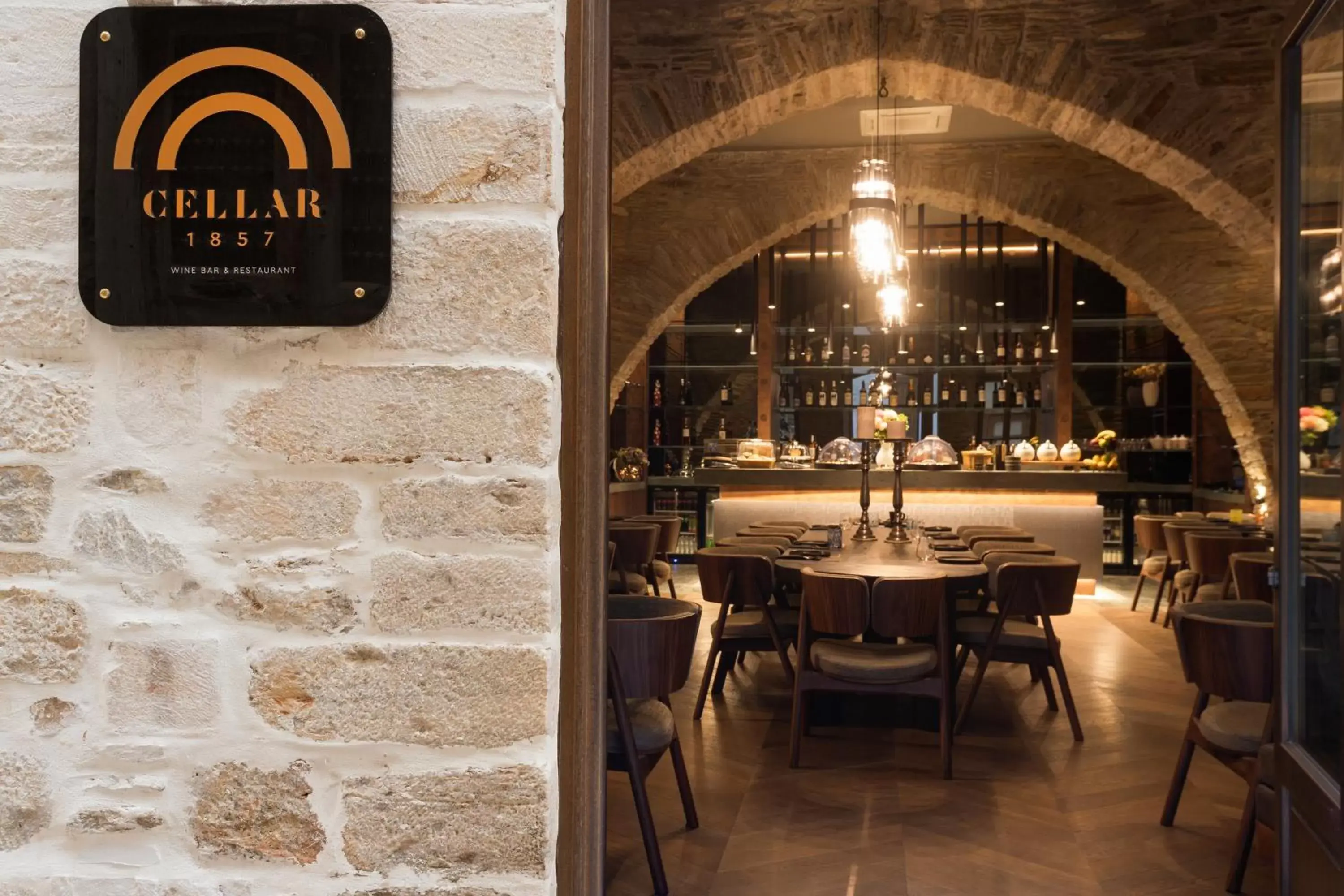 Restaurant/places to eat in Castro Hotel Syros Restaurant/places to eat in Castro Hotel Syros