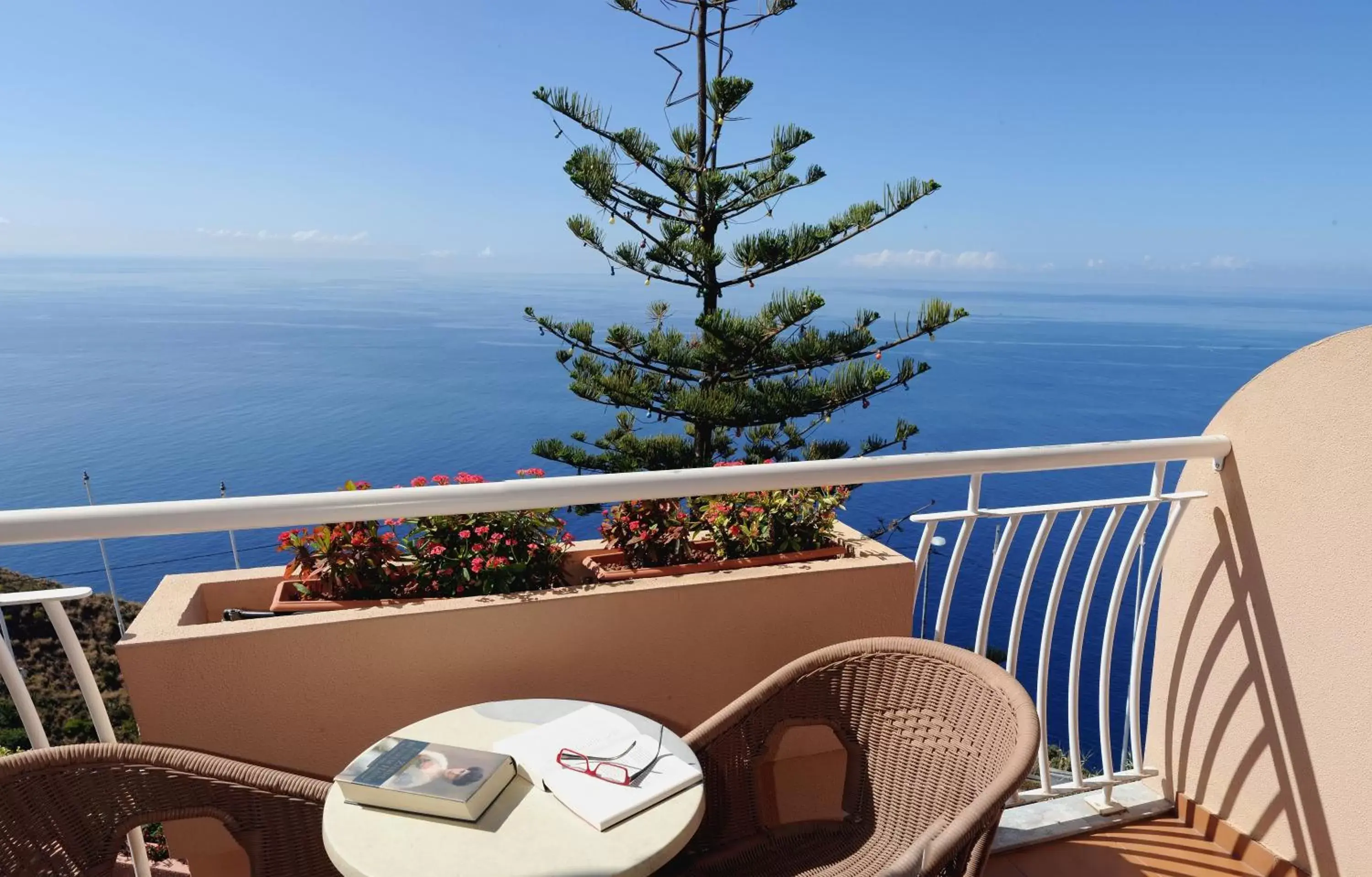 Balcony/Terrace, Sea View in Ocean Gardens