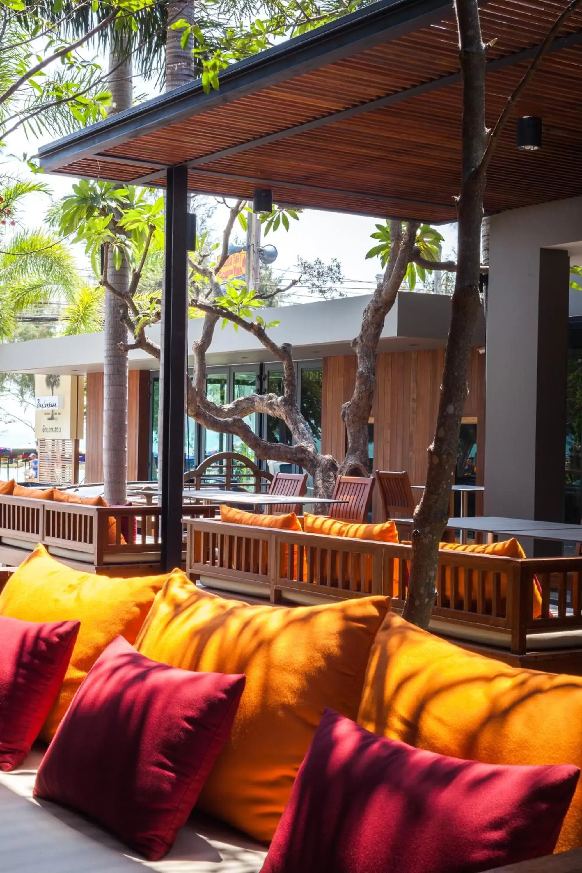Balcony/Terrace, Lounge/Bar in Banlansuan Resort SHA Plus
