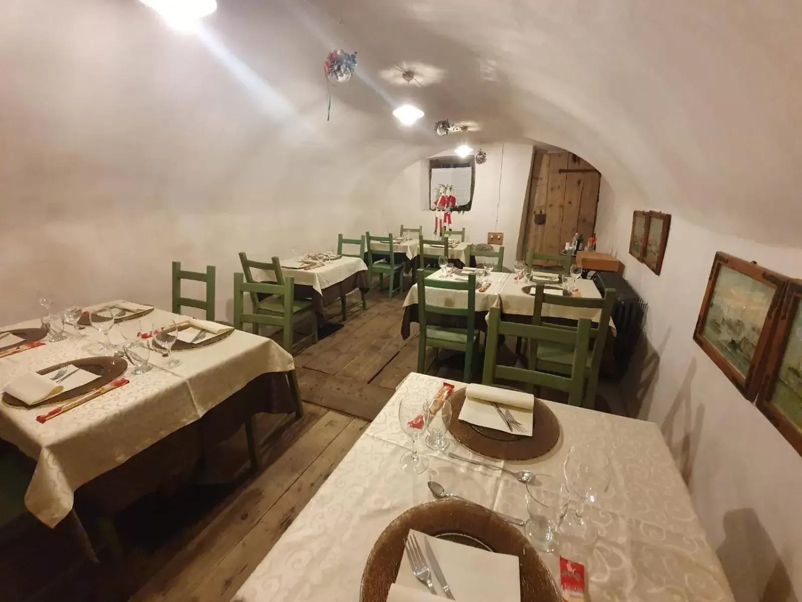 Restaurant/Places to Eat in Hotel Garni Le Corti