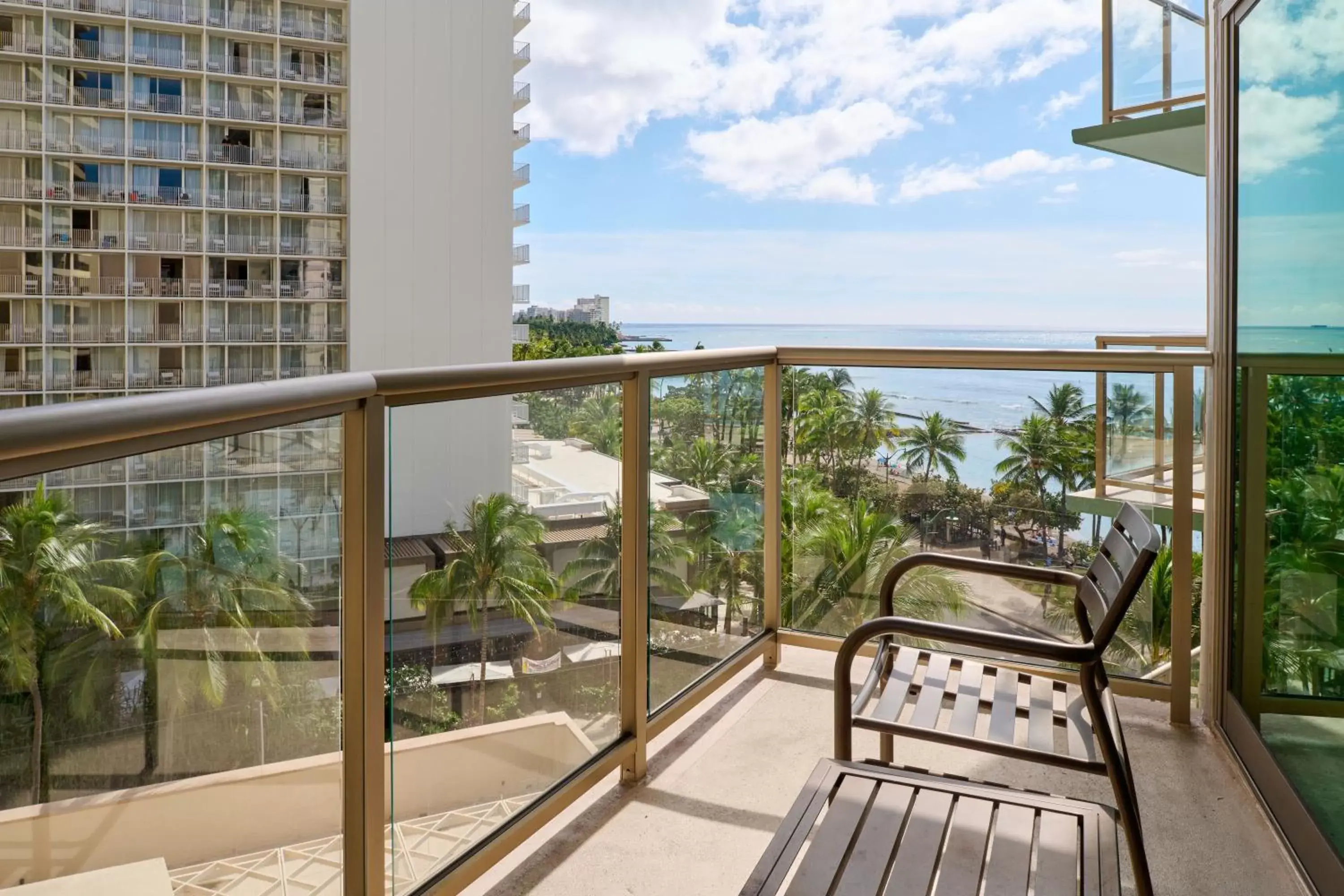 Balcony/Terrace in Aston Waikiki Circle Hotel