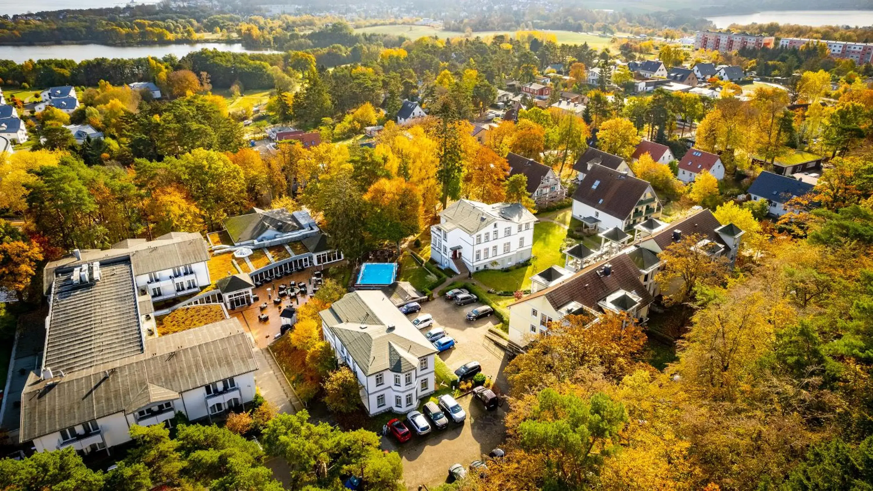 Property building, Bird's-eye View in Ostseehotel Villen im Park - ein Rovell Hotel