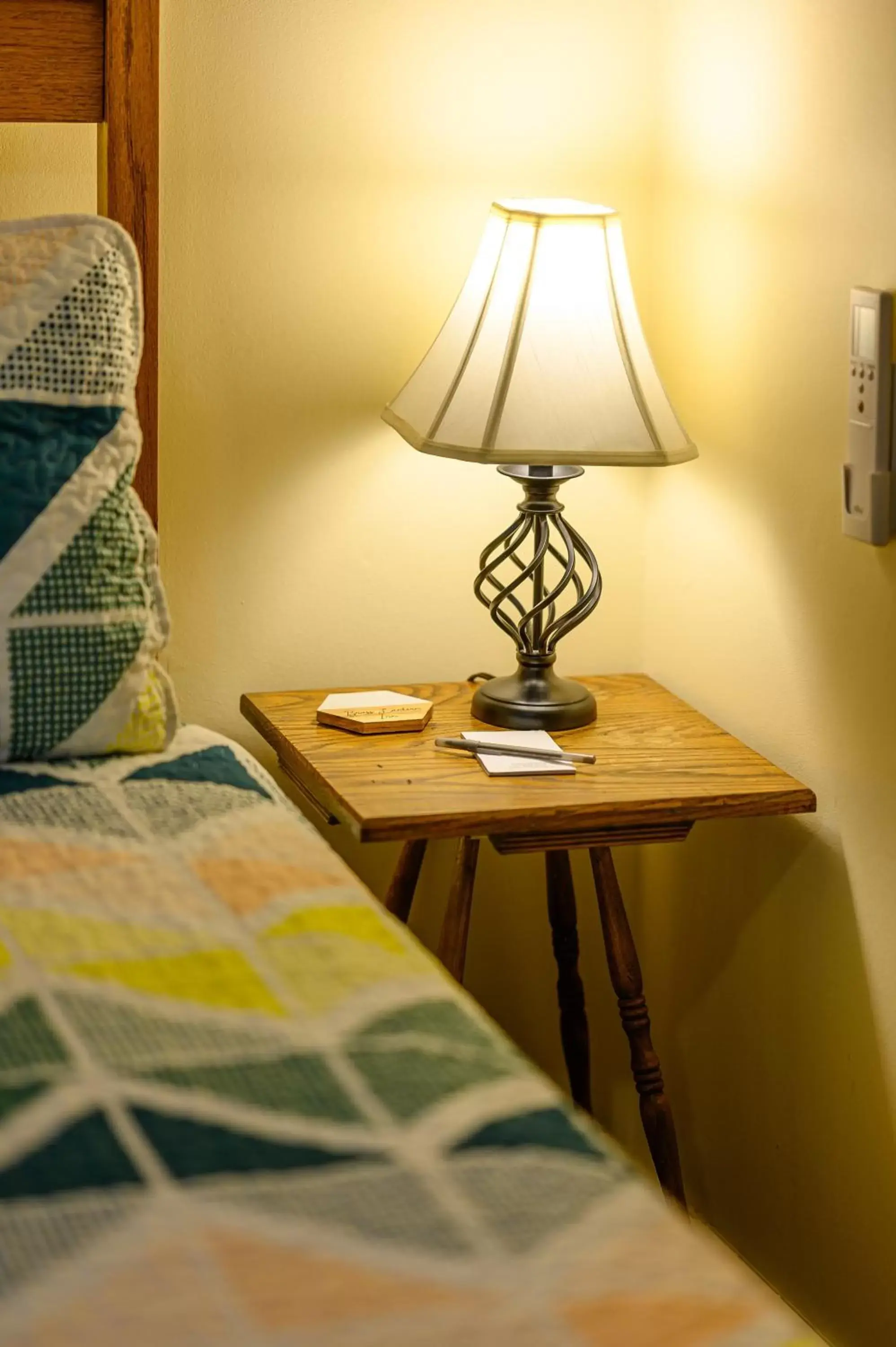 Bed in Brass Lantern Inn