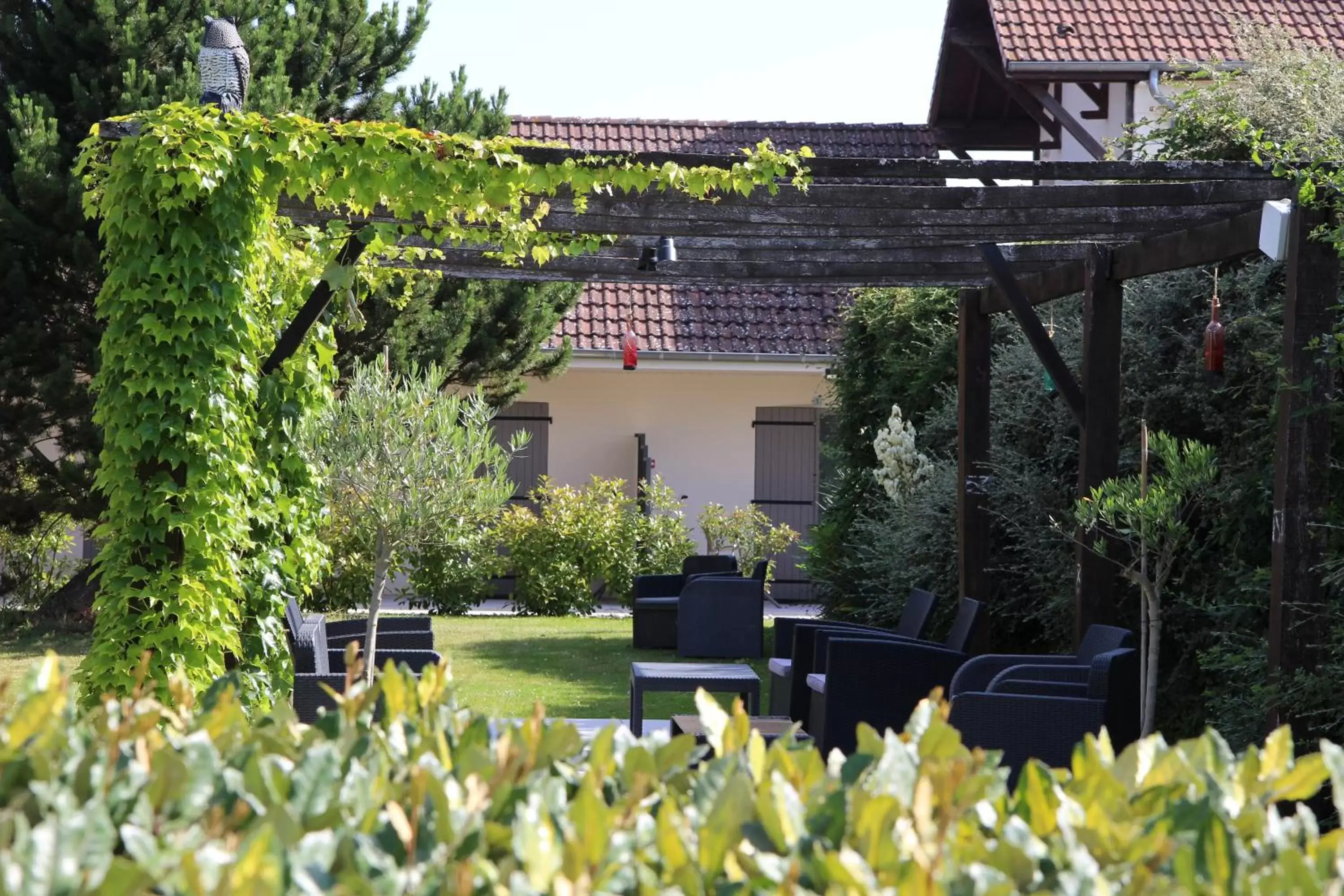 Patio, Property Building in Hôtel Le Clos Badan