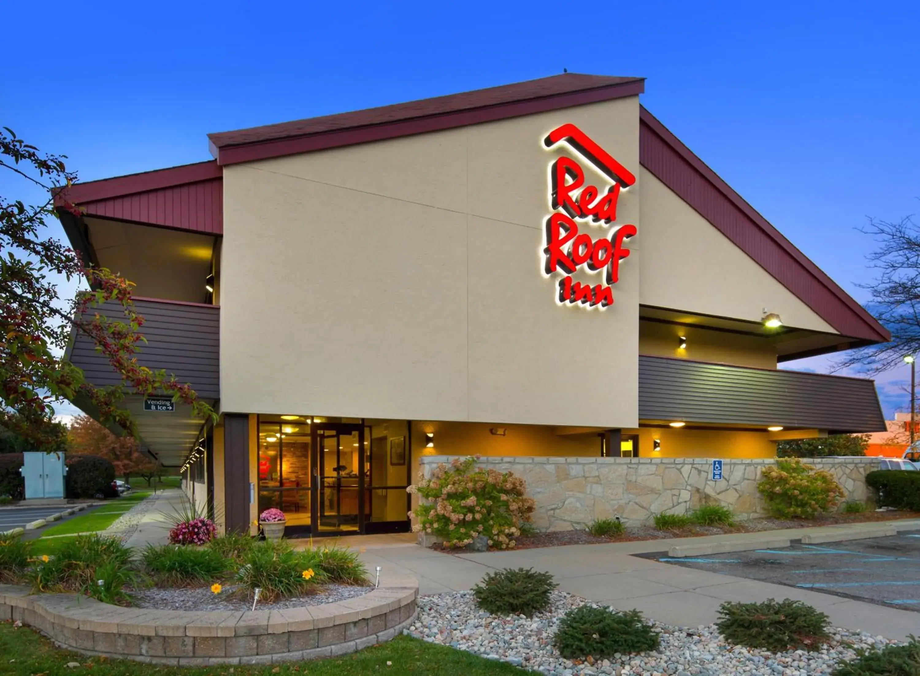 Property Building in Red Roof Inn Detroit Metro Airport - Taylor