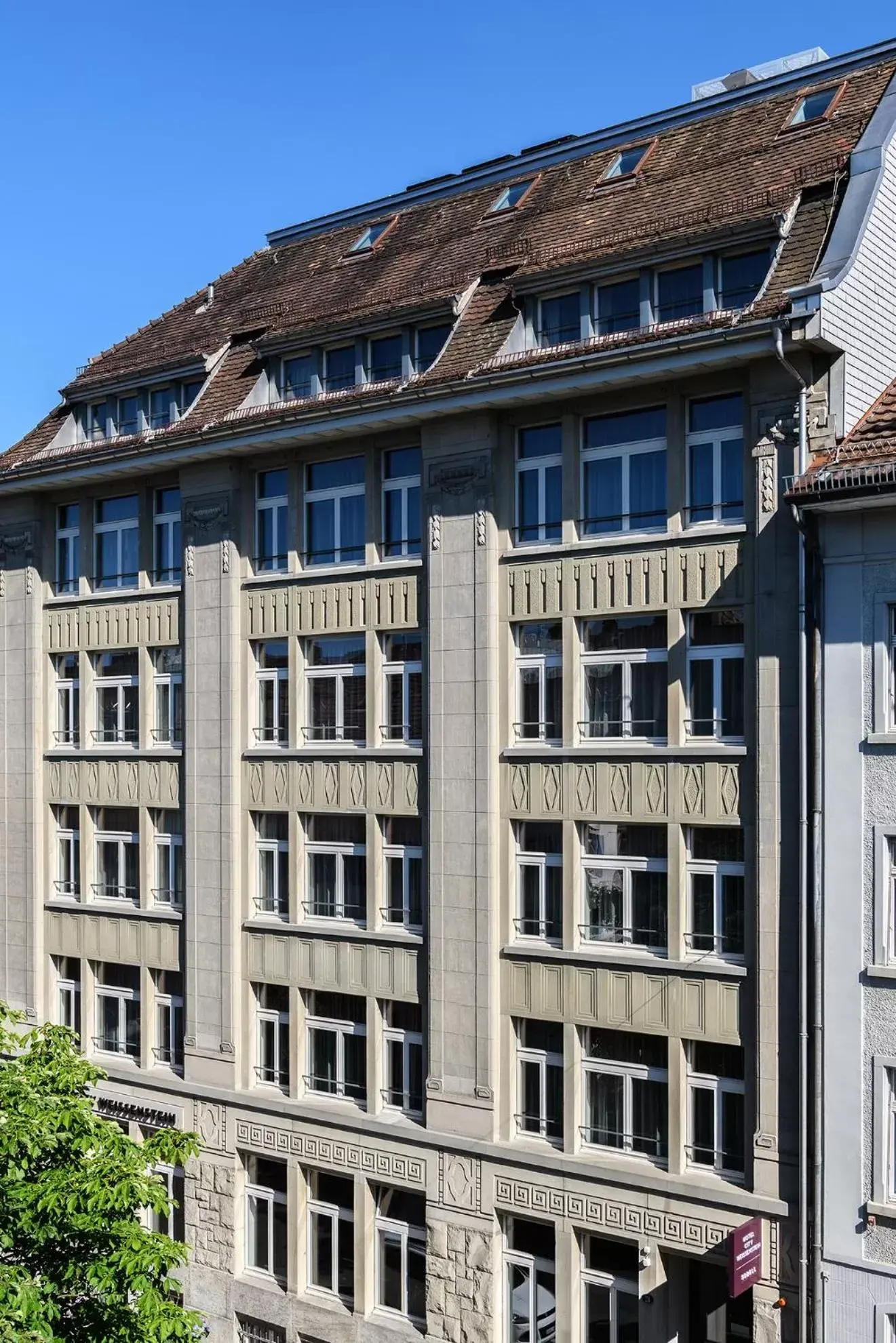 Facade/entrance, Property Building in Sorell Hotel City Weissenstein - Boutique Hotel