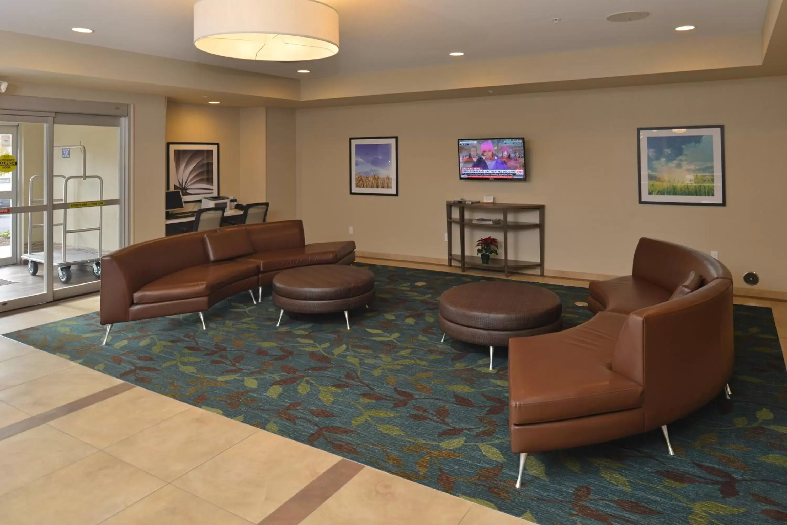 Property building, Seating Area in Candlewood Suites Eugene Springfield, an IHG Hotel
