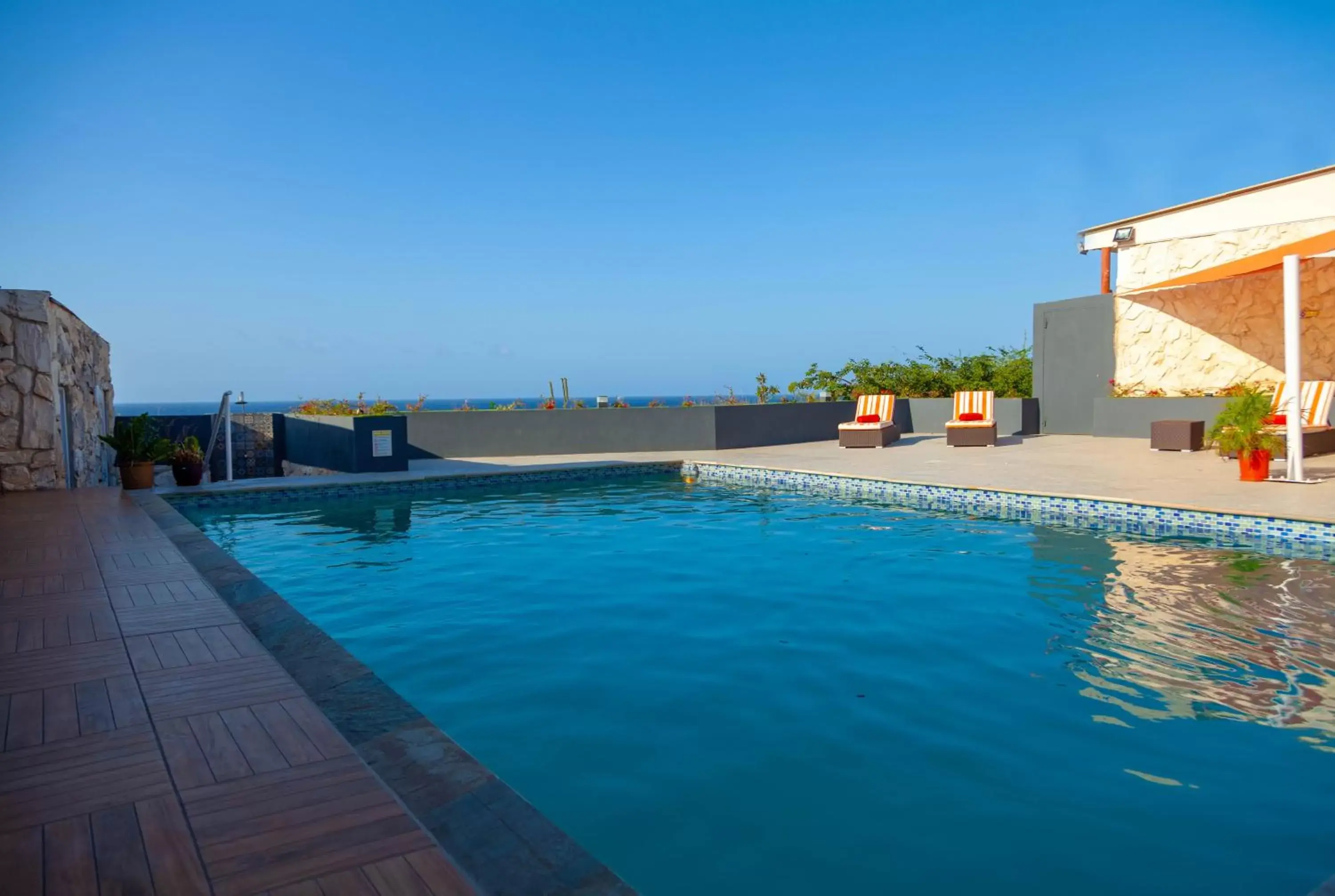 Swimming Pool in Curacao Airport Hotel