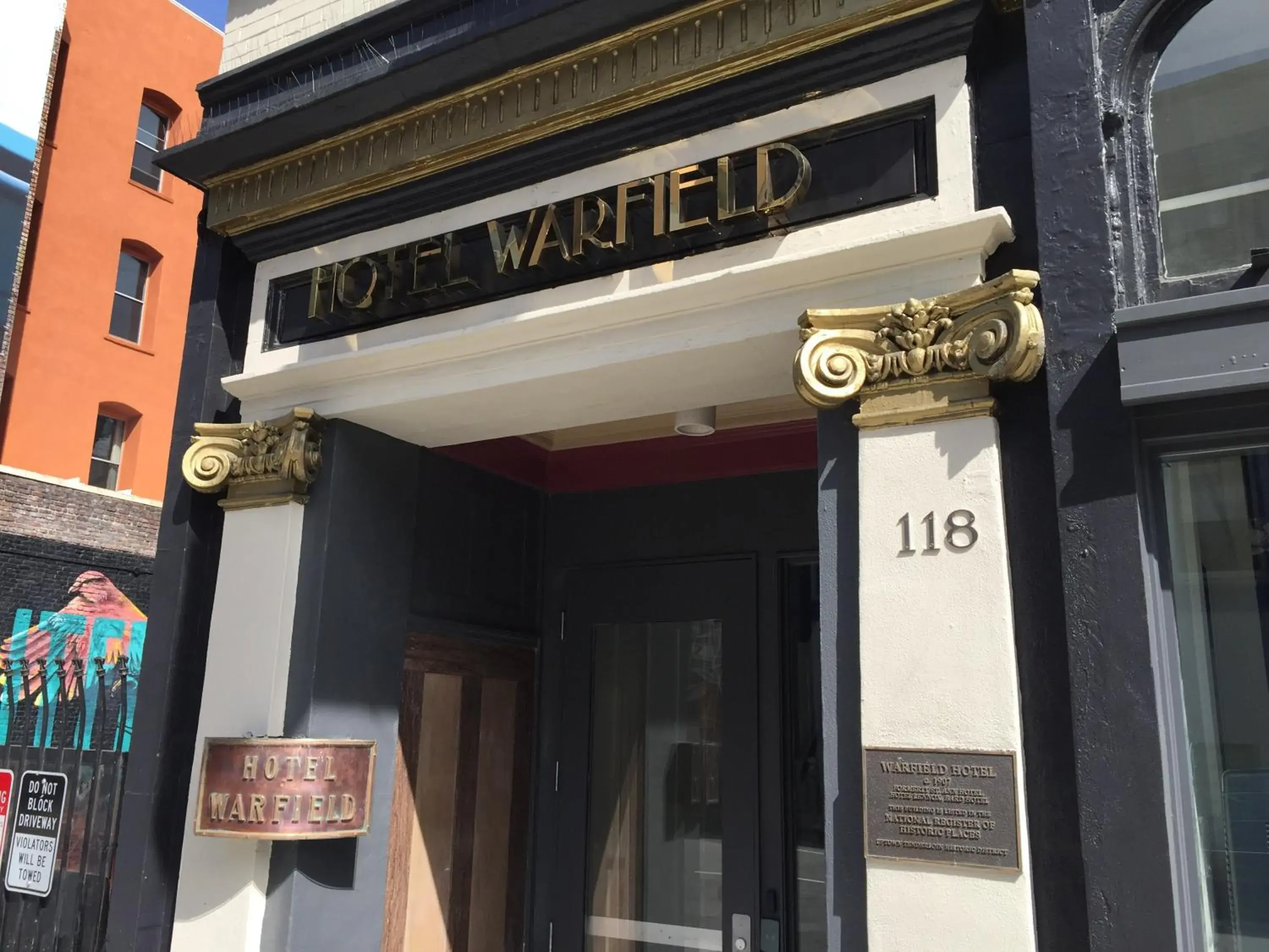 Facade/entrance in Warfield Hotel