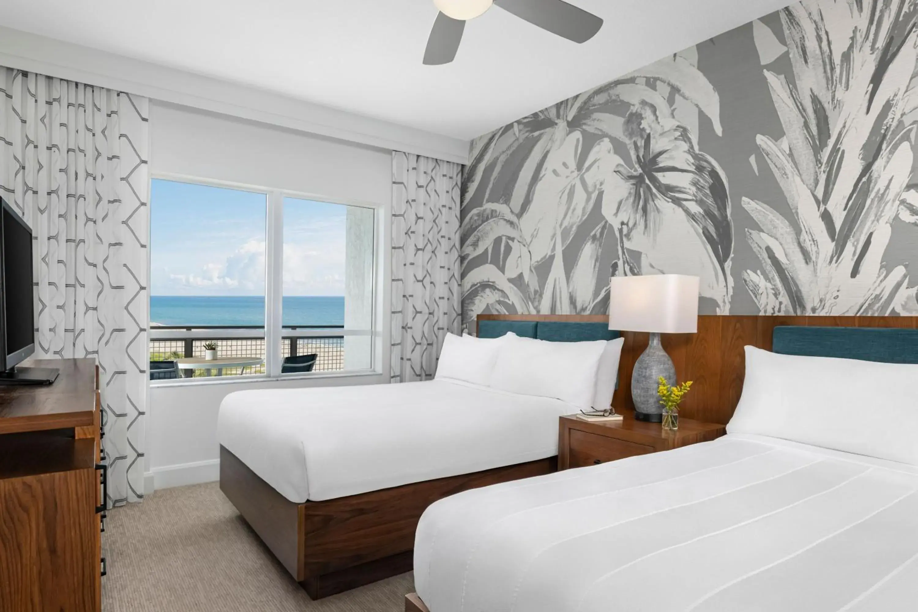 Bedroom, Bed in Marriott's Oceana Palms