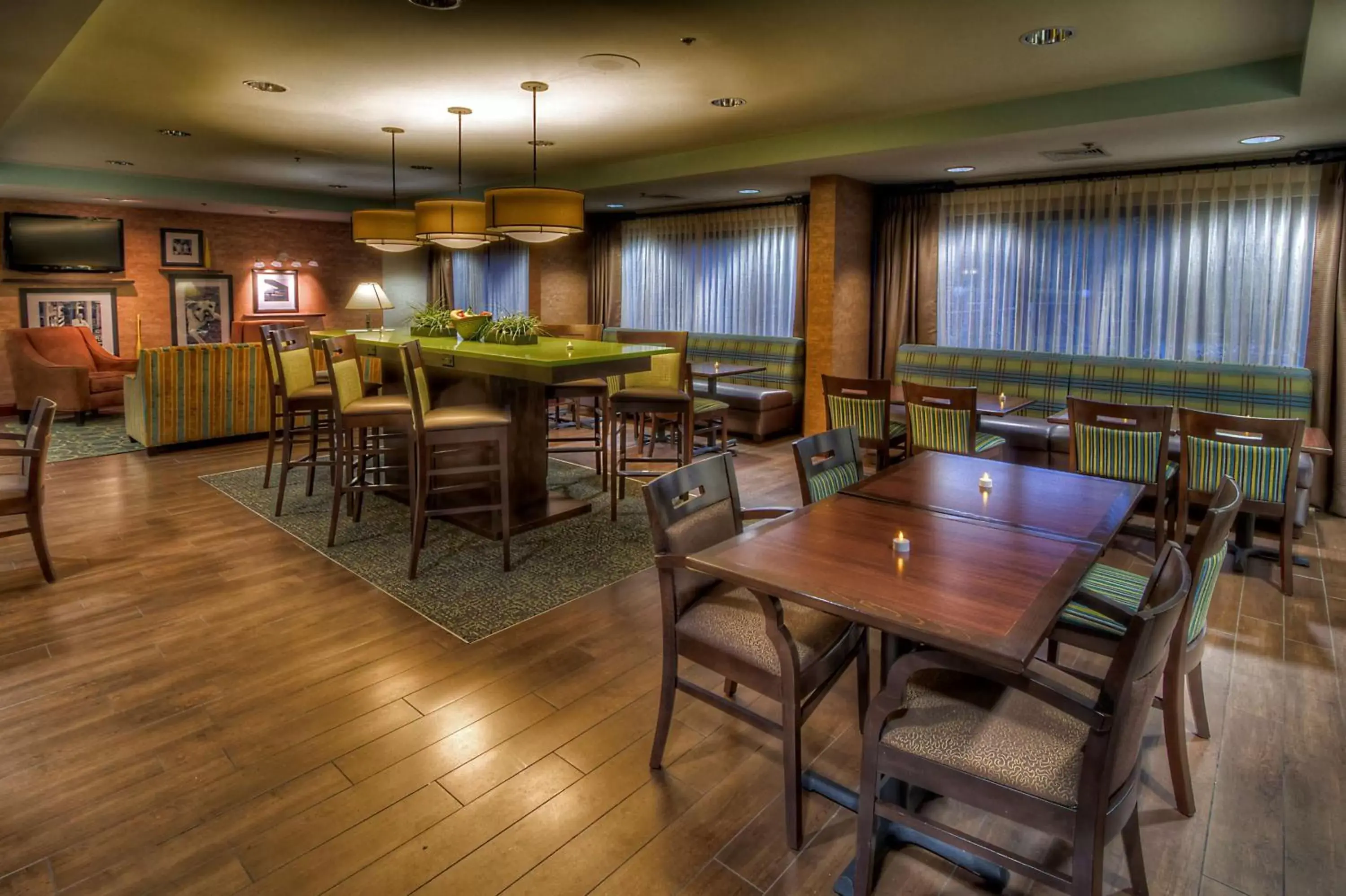 Lobby or reception, Restaurant/Places to Eat in Hampton Inn Goldsboro