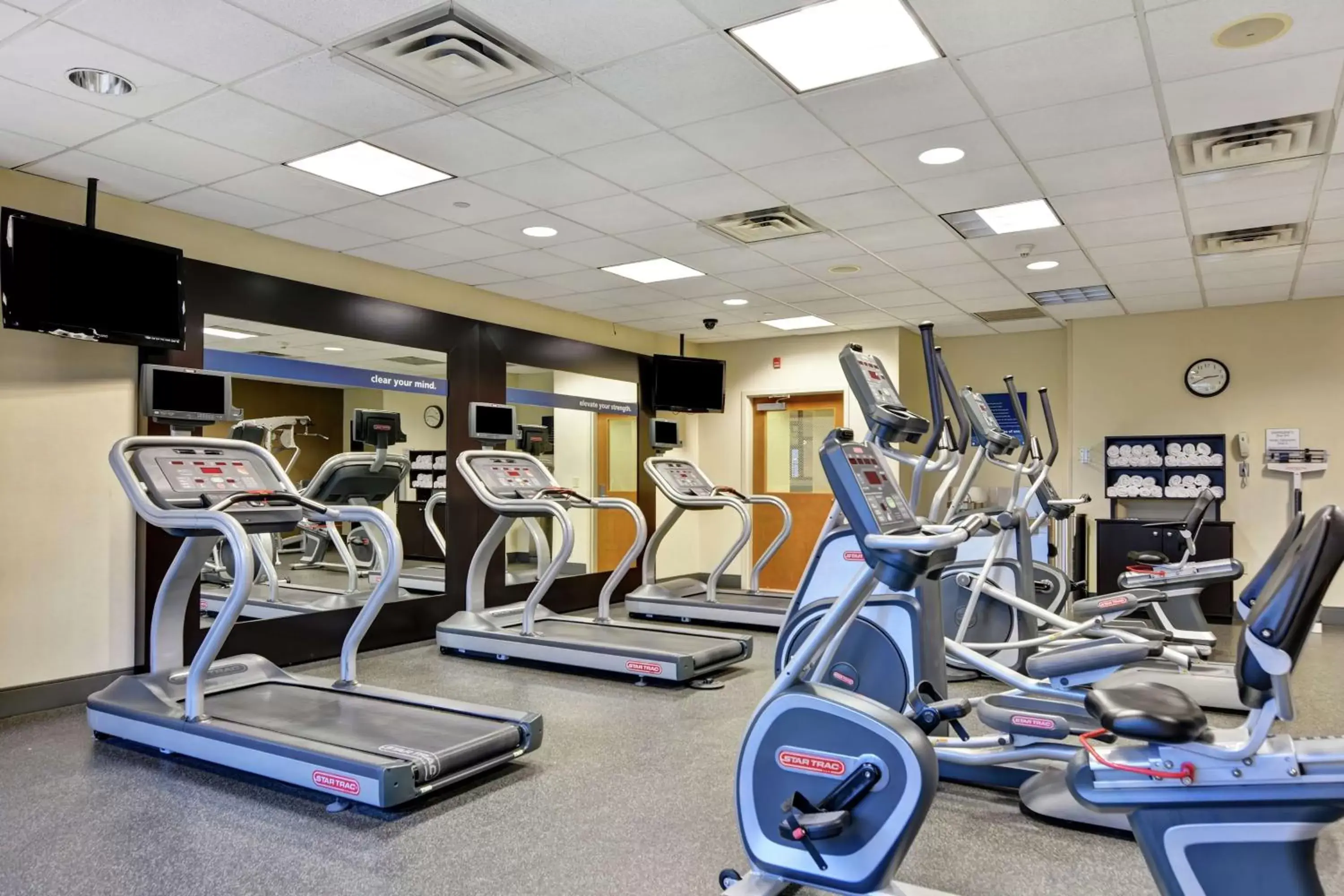 Fitness centre/facilities in Hampton Inn & Suites Newark-Harrison-Riverwalk Fitness centre/facilities in Hampton Inn & Suites Newark-Harrison-Riverwalk