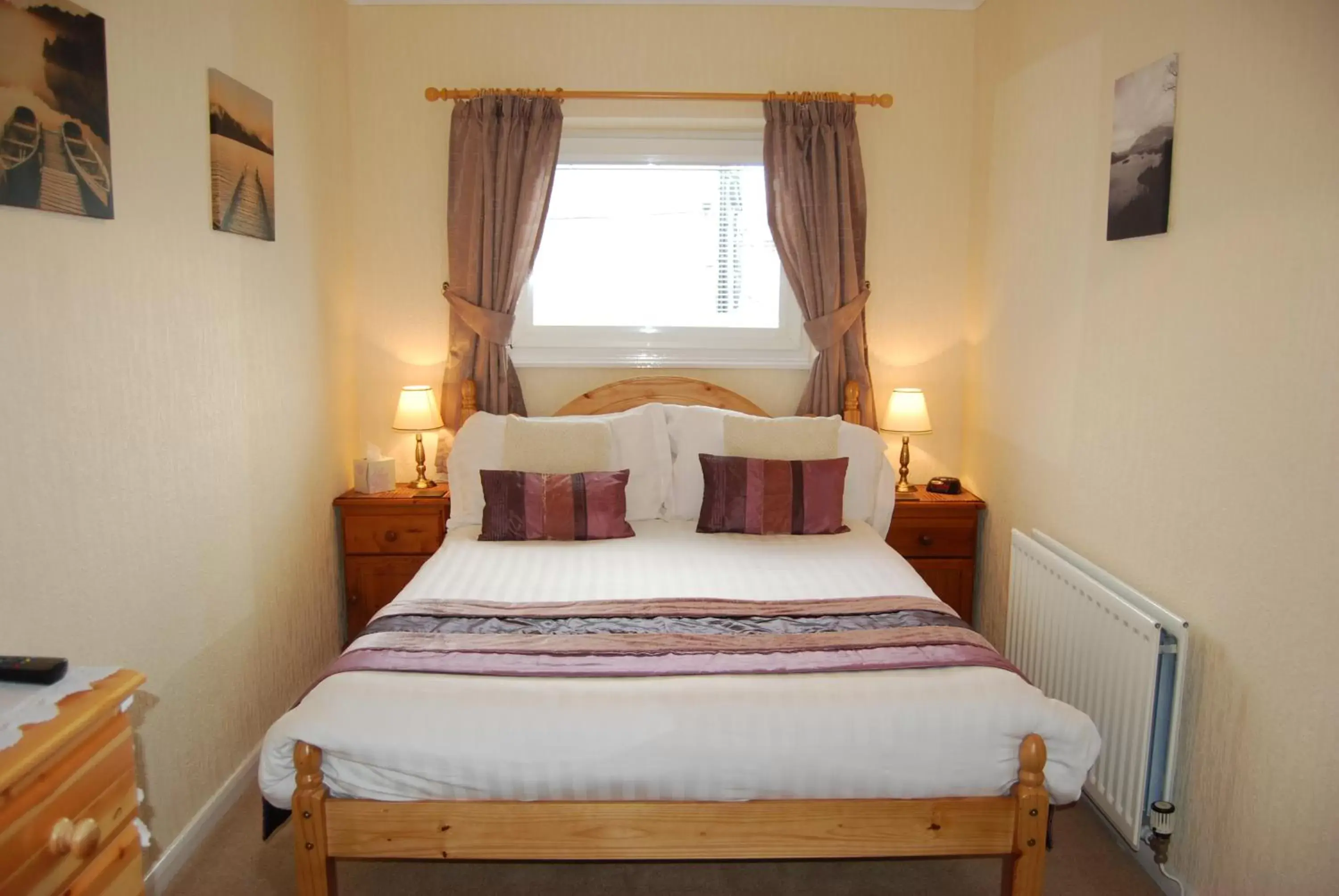 Day, Bed in Beckside Guest House Keswick