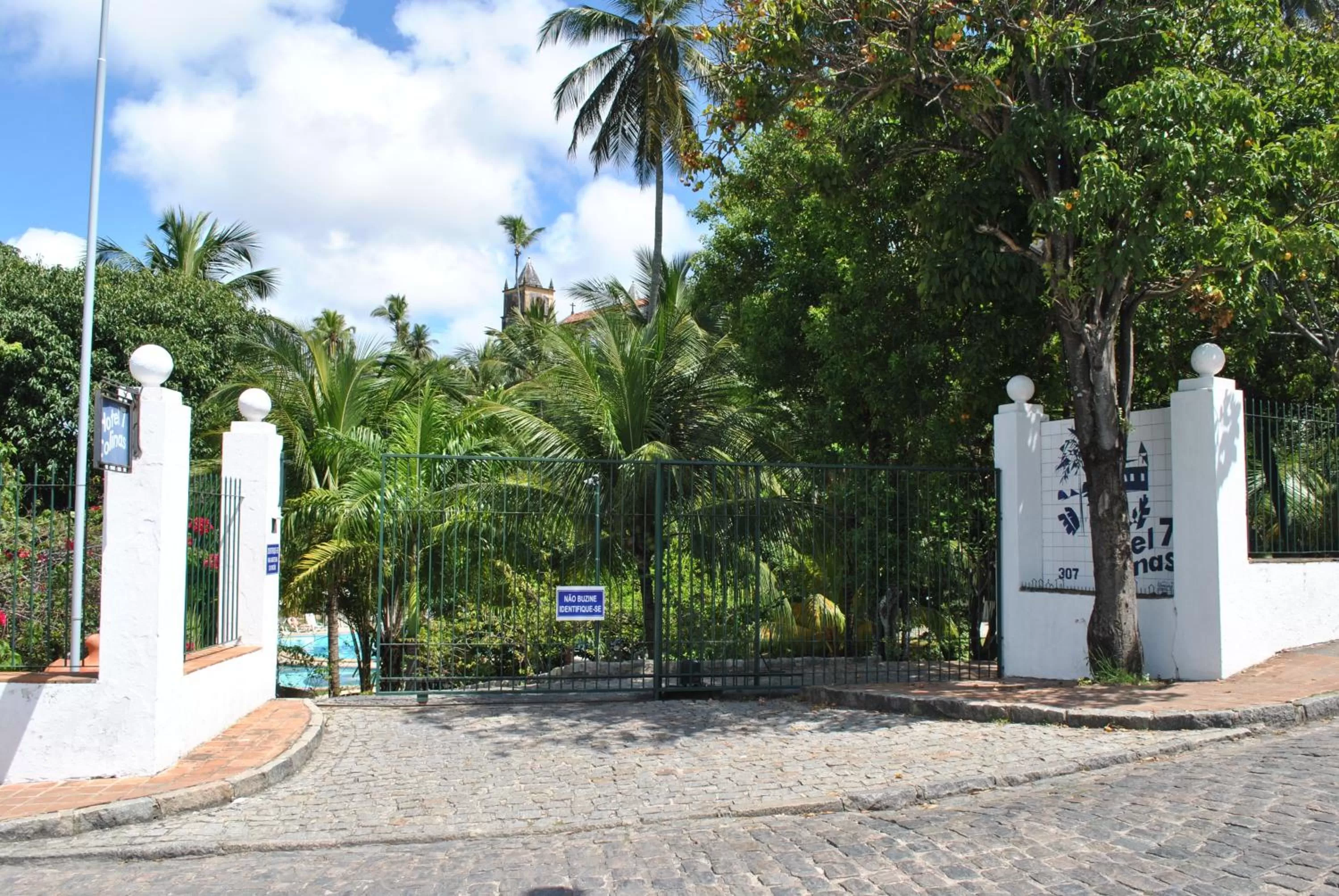 Facade/entrance in Hotel 7 Colinas