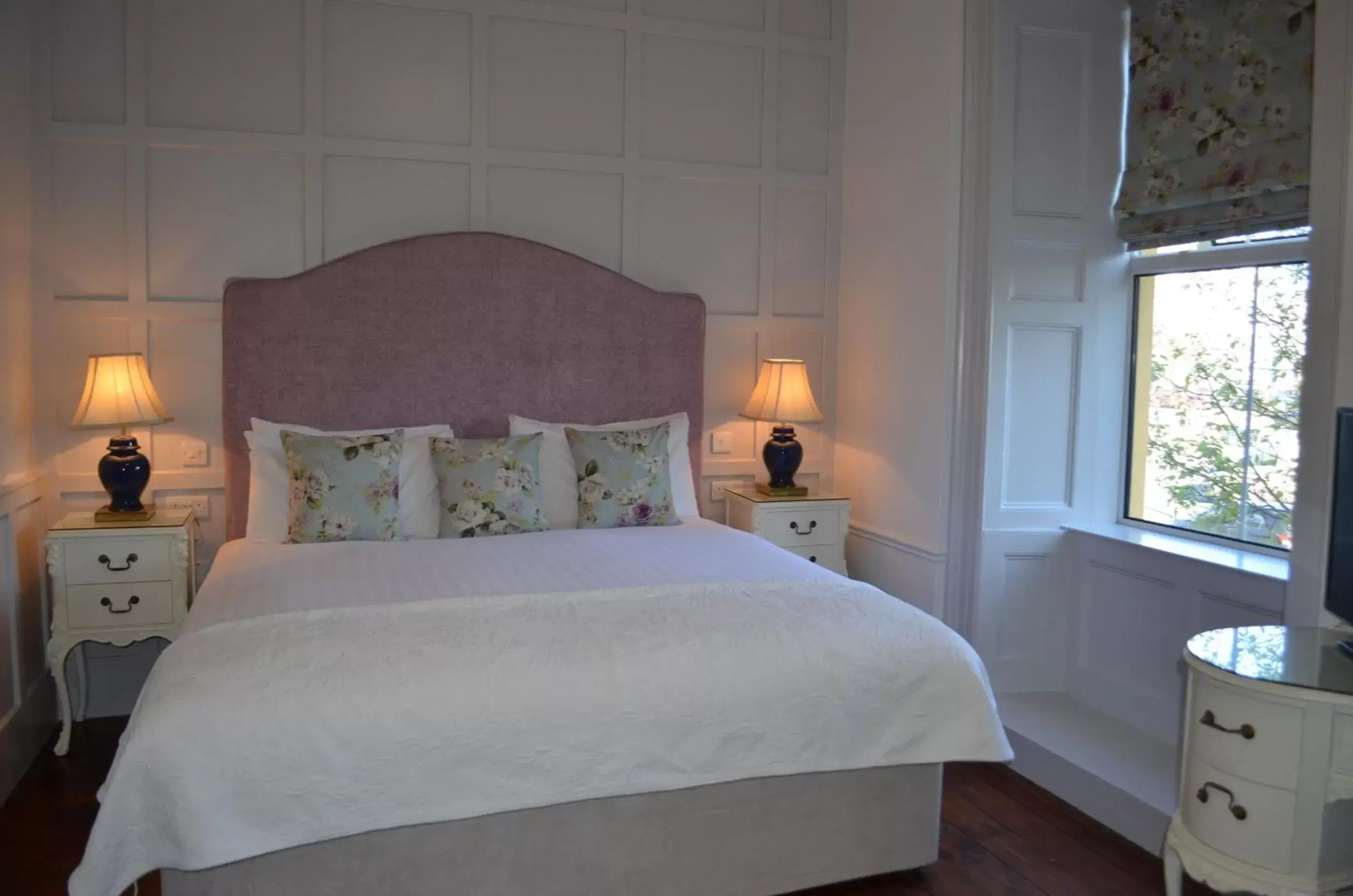 Bedroom, Bed in The Listowel Arms Hotel