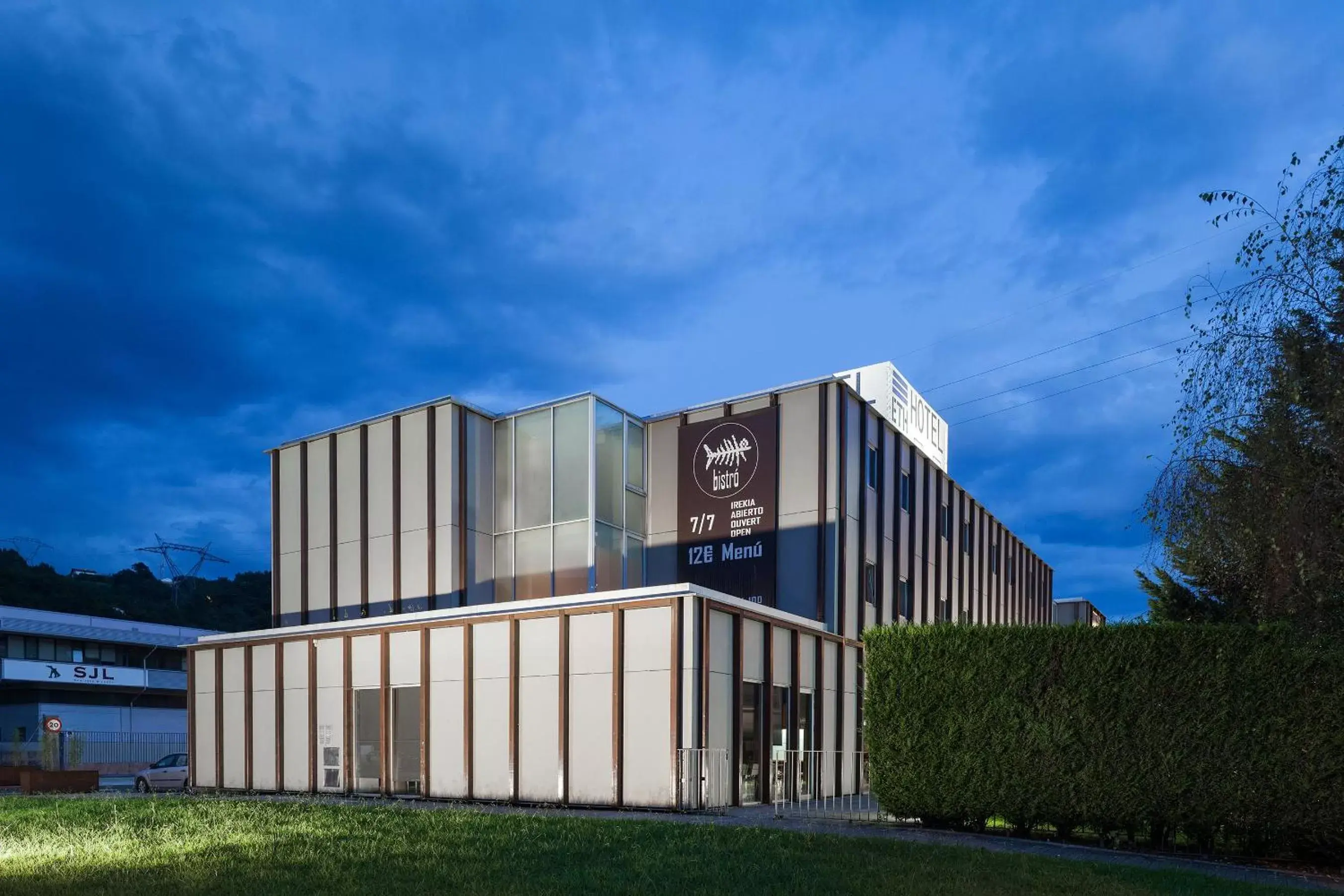 Facade/entrance in ETH Irún Facade/entrance in ETH Irún