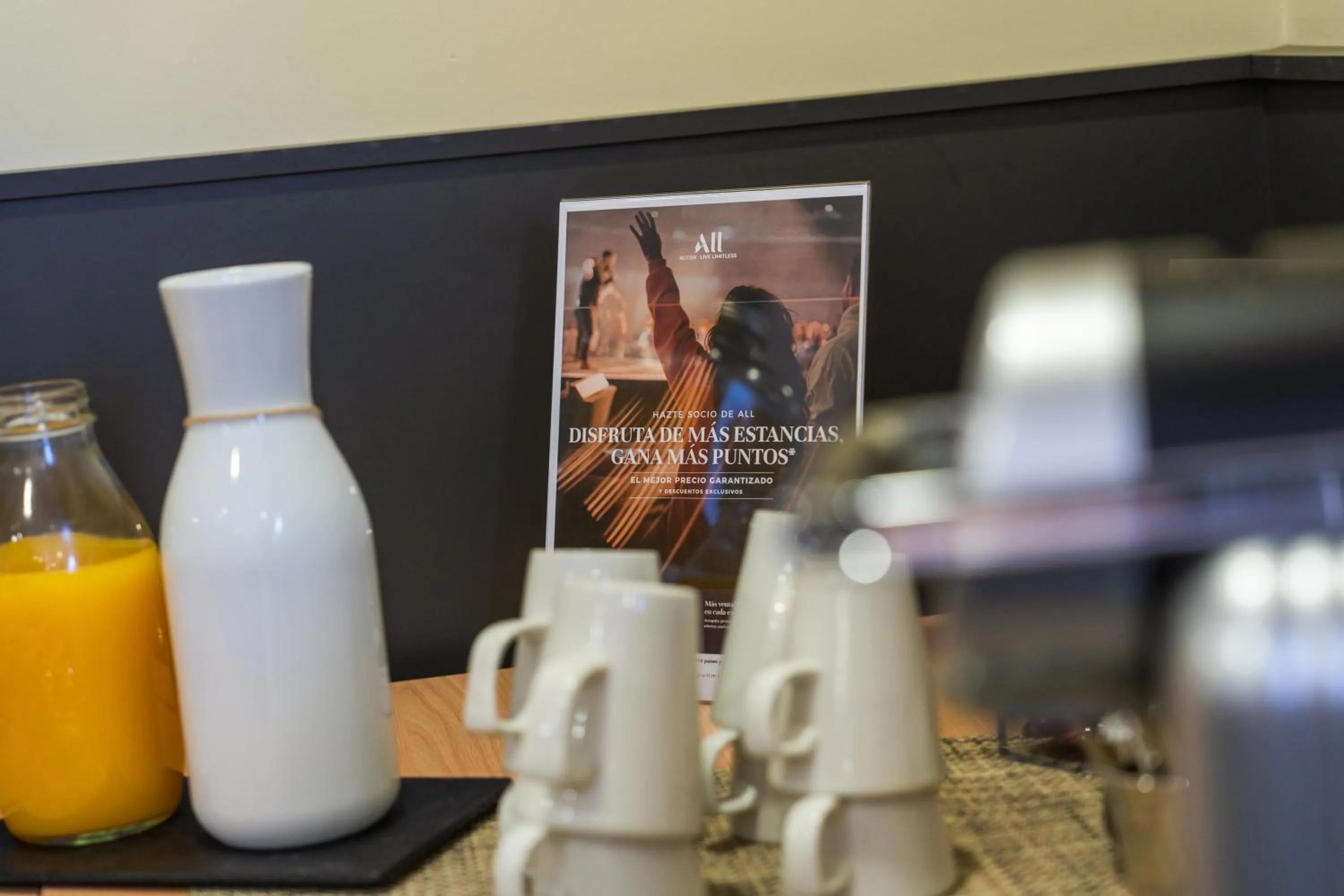 Coffee/tea facilities in Ibis Madrid Alcobendas