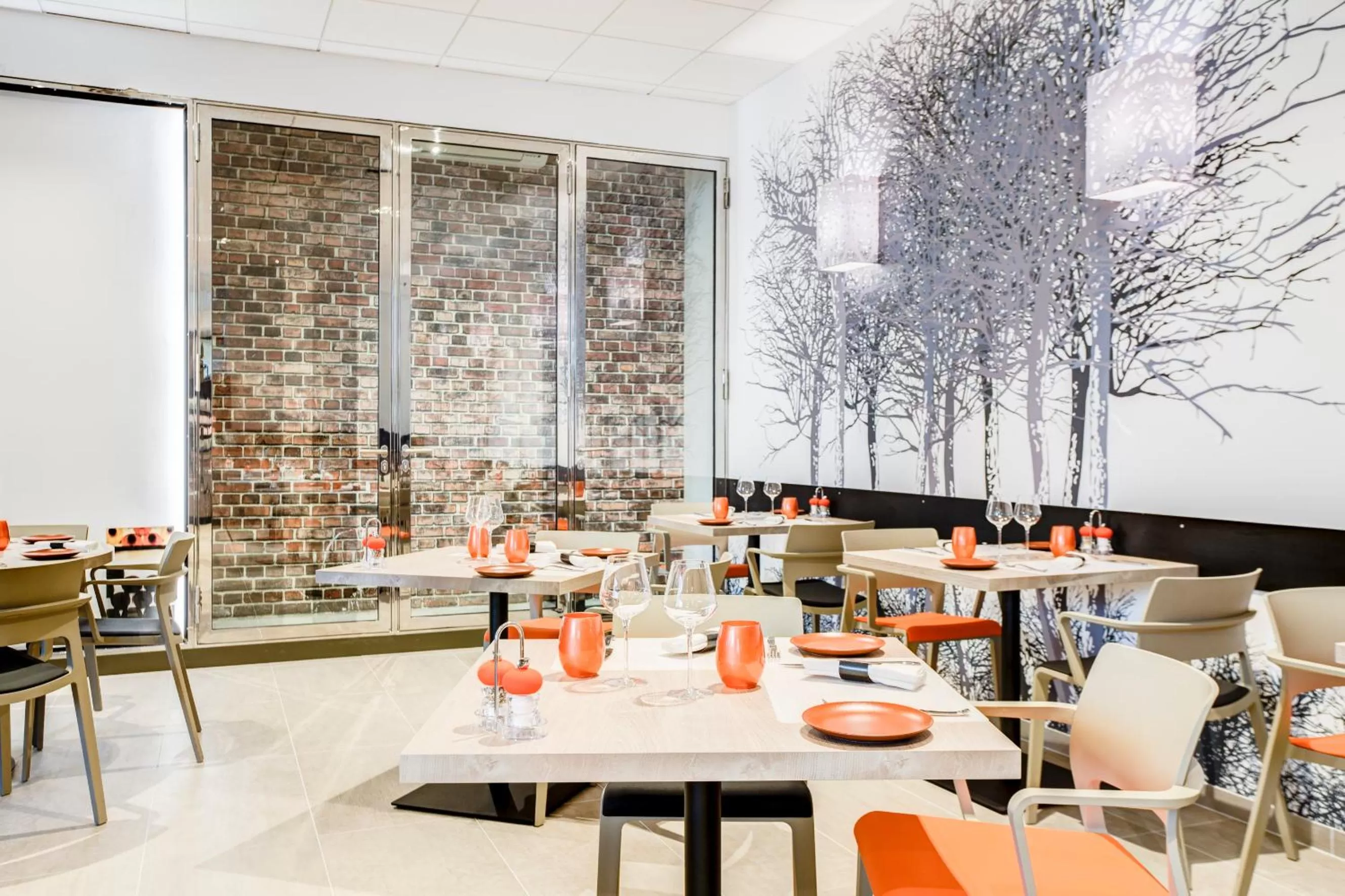 Restaurant/places to eat in Spark by Hilton Lyon Park Saone