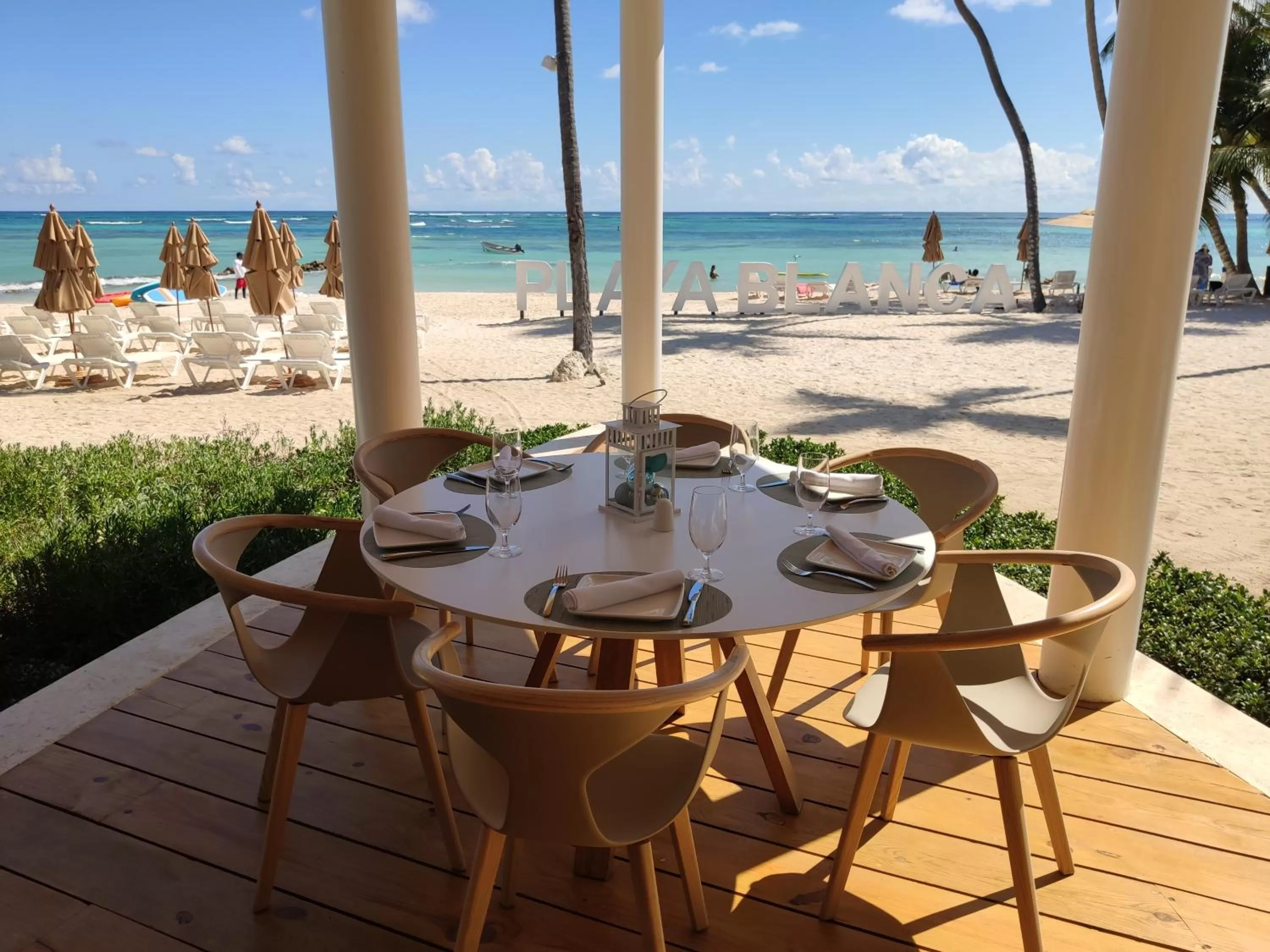 Restaurant/places to eat in Bavaro Green