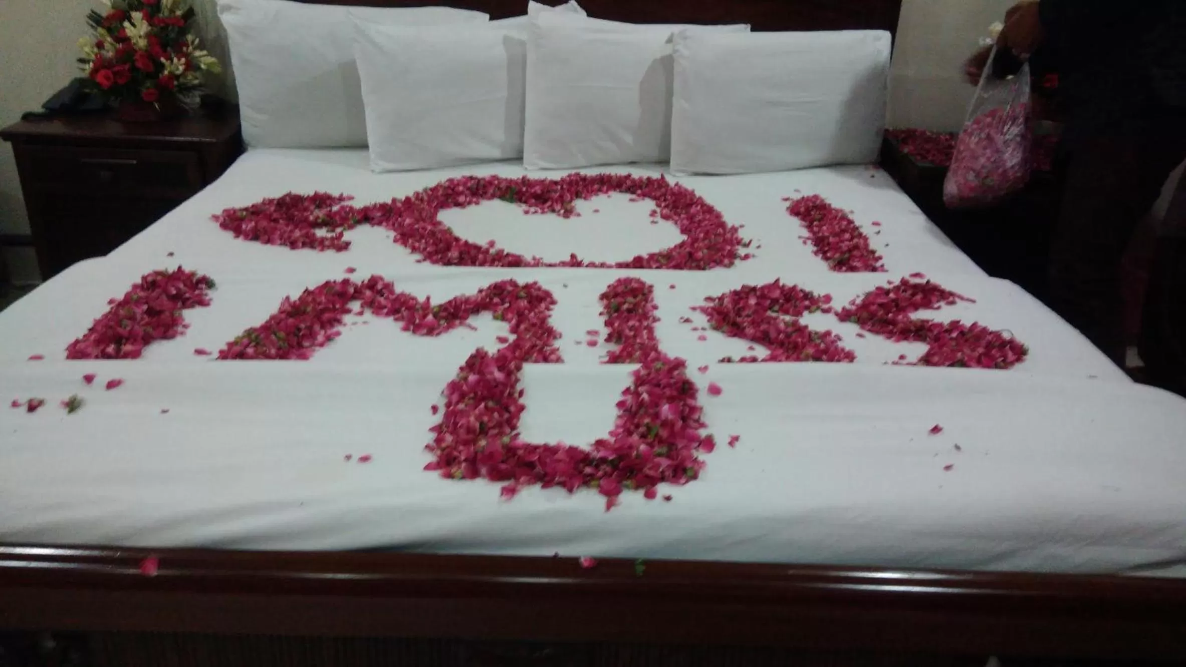 Bed in Hotel Grace inn