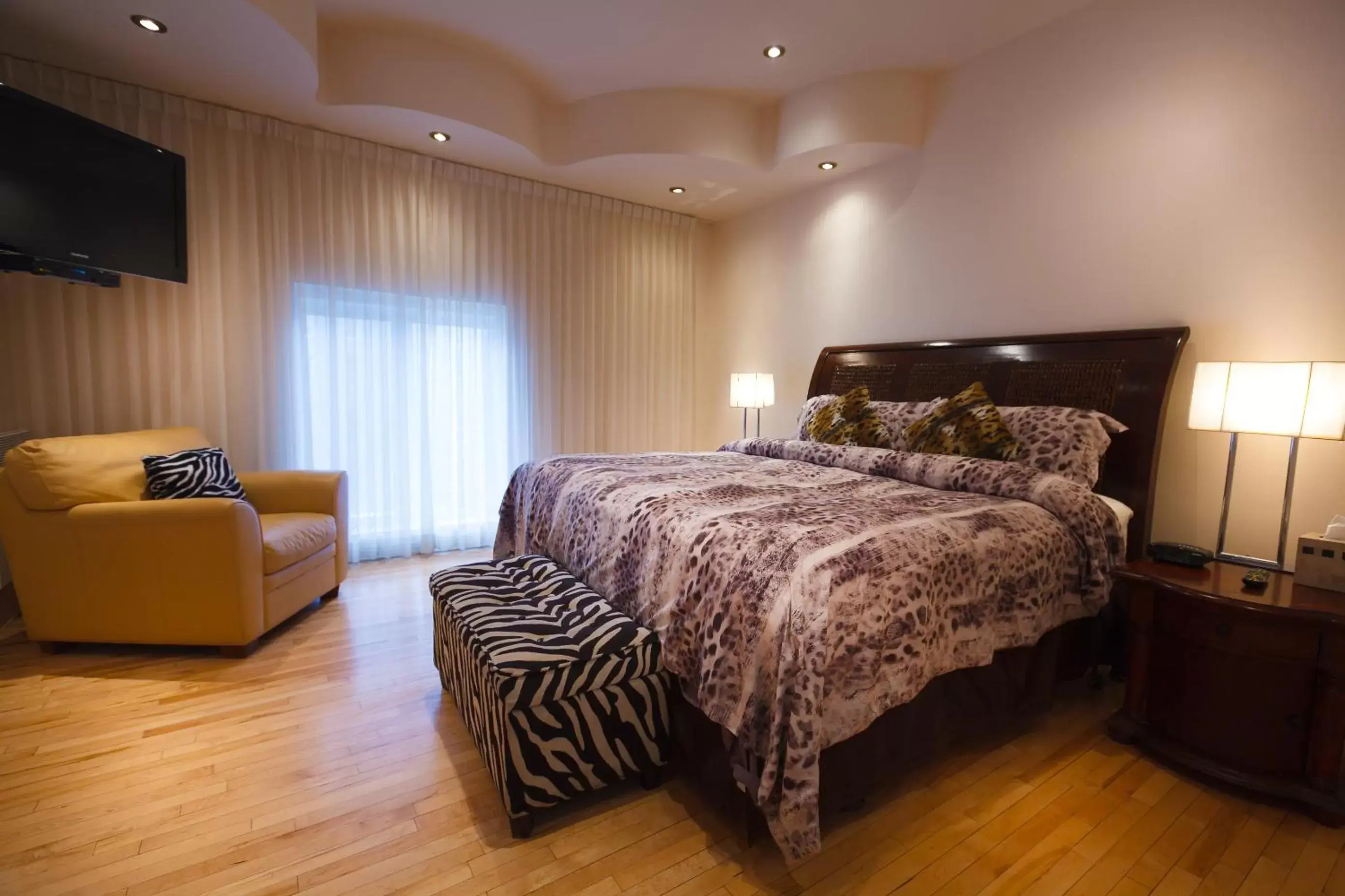 Bedroom, Bed in Hotel Kutuma