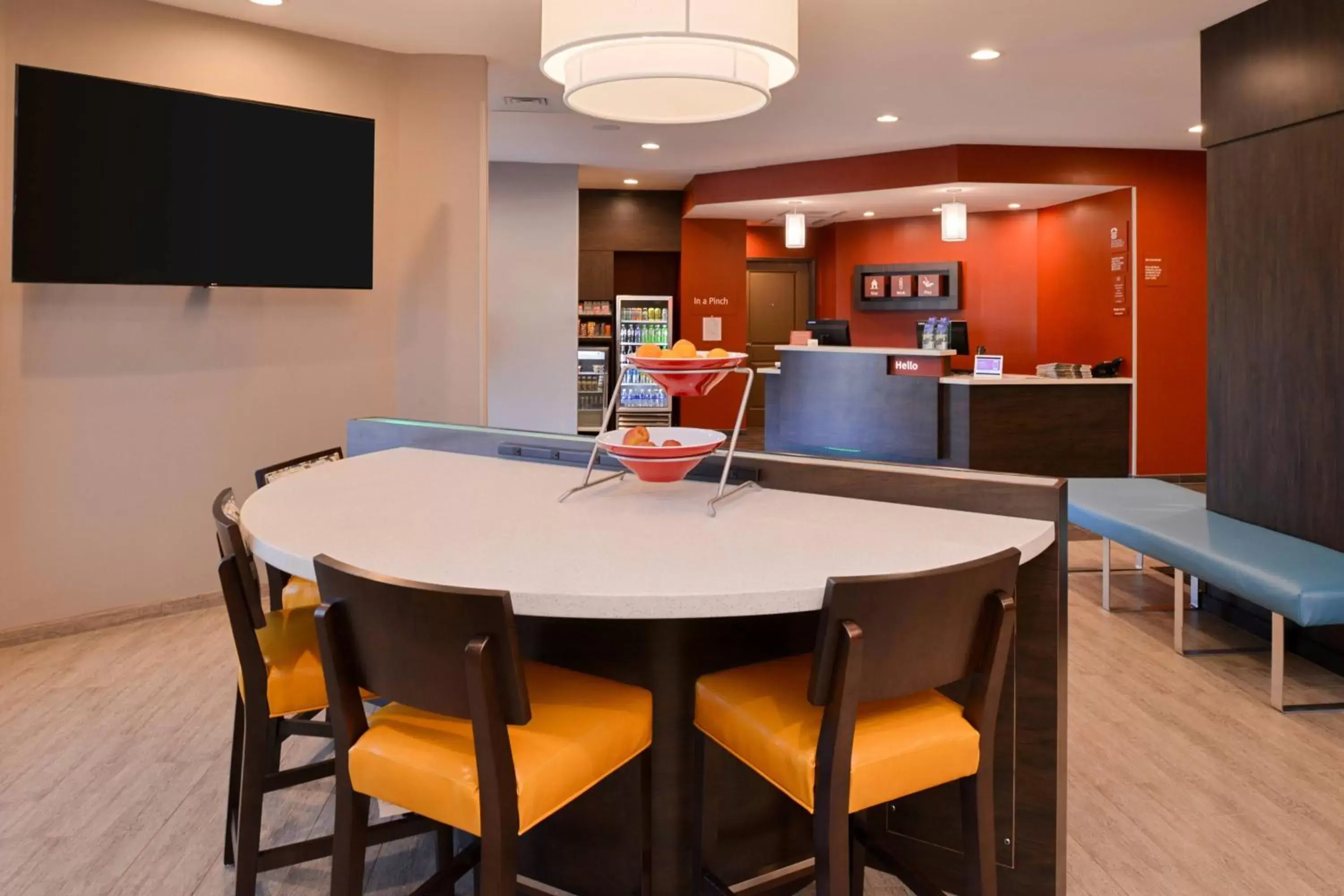 Restaurant/places to eat in TownePlace Suites by Marriott Laplace