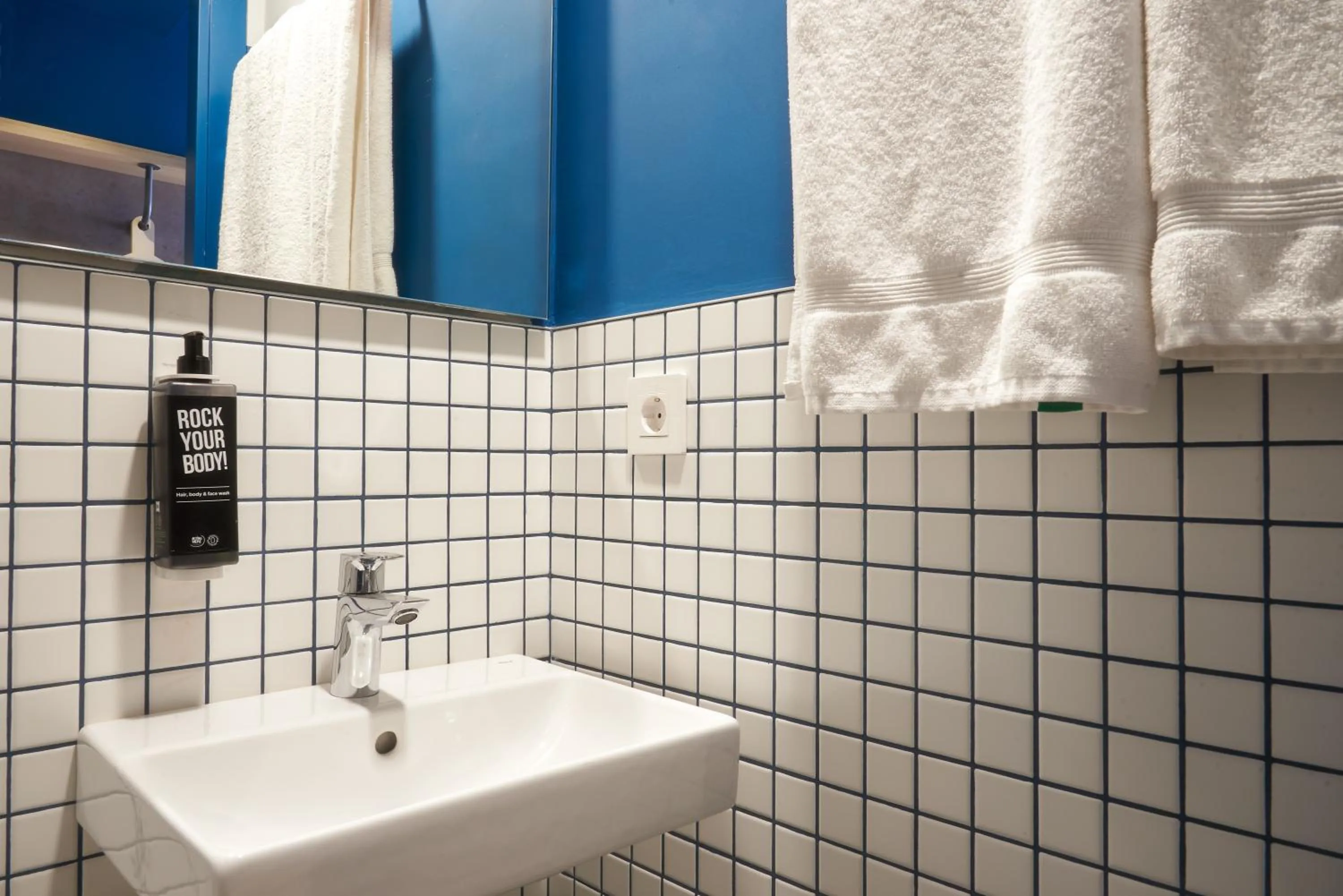 Bathroom in Ibis budget Vitoria Gasteiz