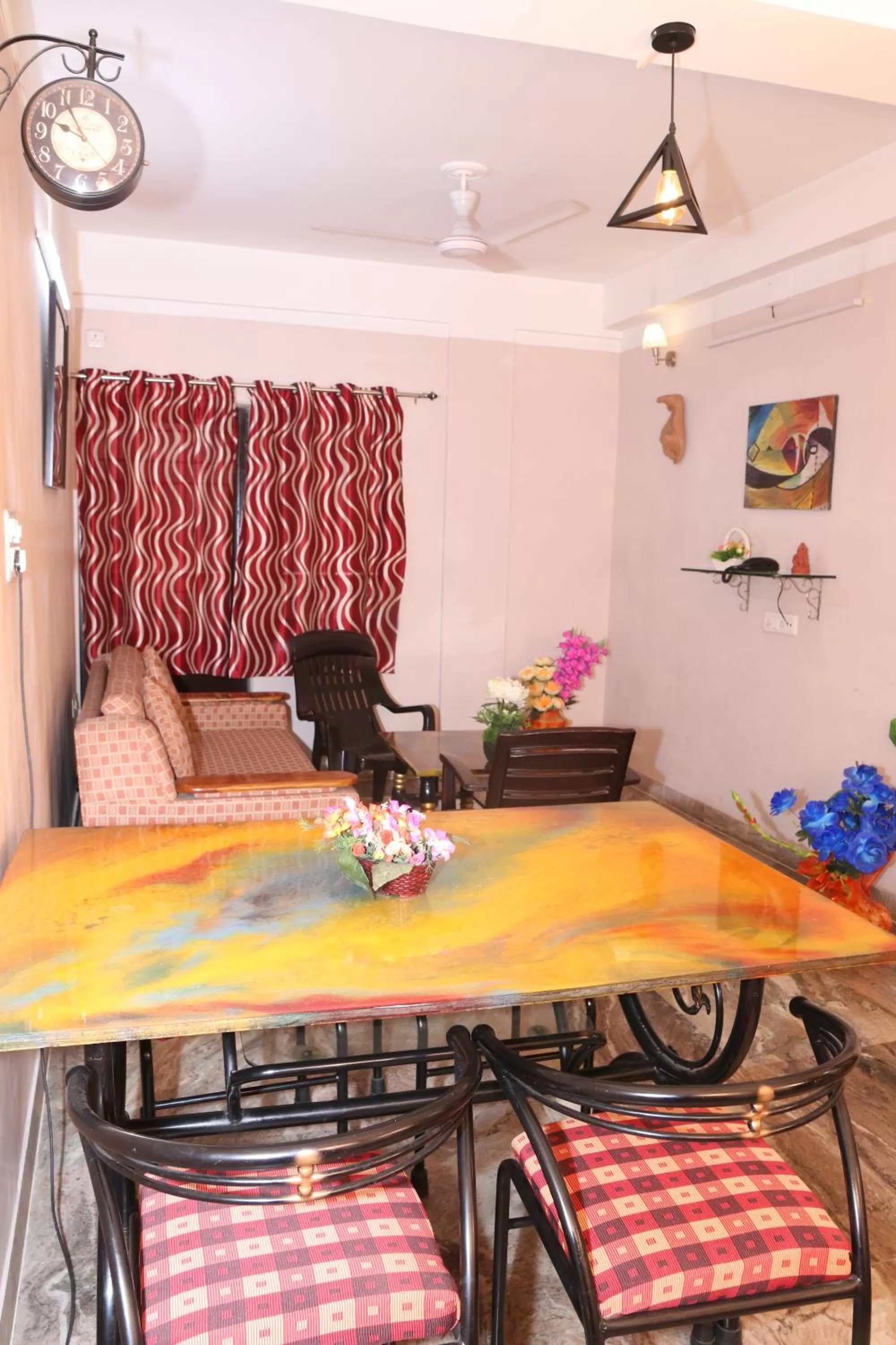 Dining Area in The Elite Apartment Hotel