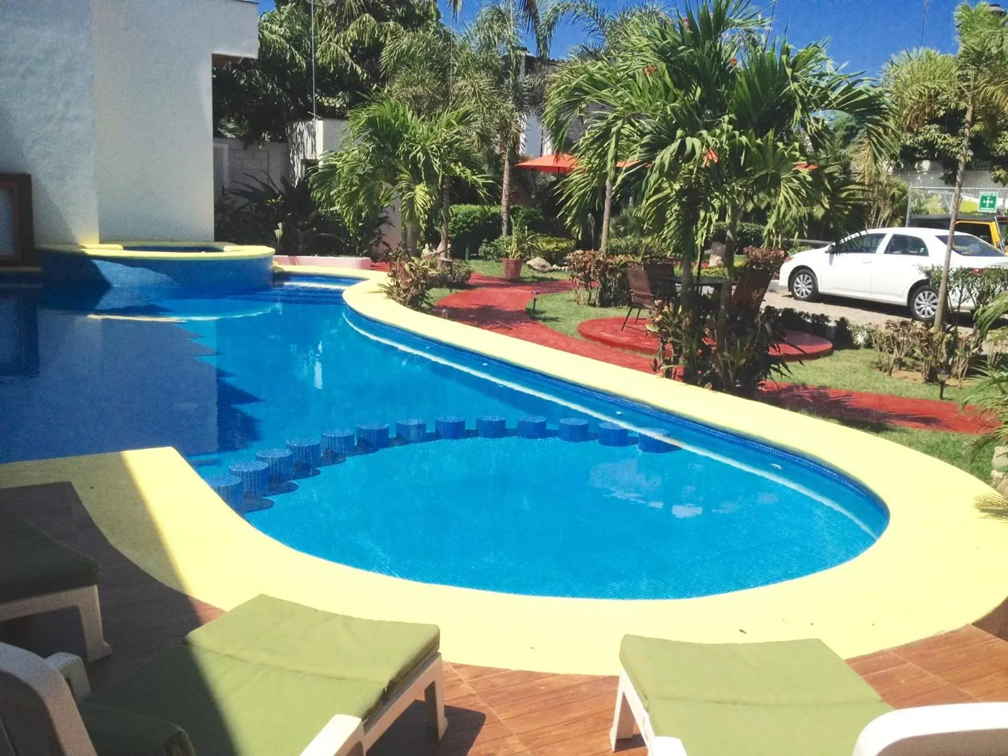 Swimming Pool in Hotel y Suites Los Encantos