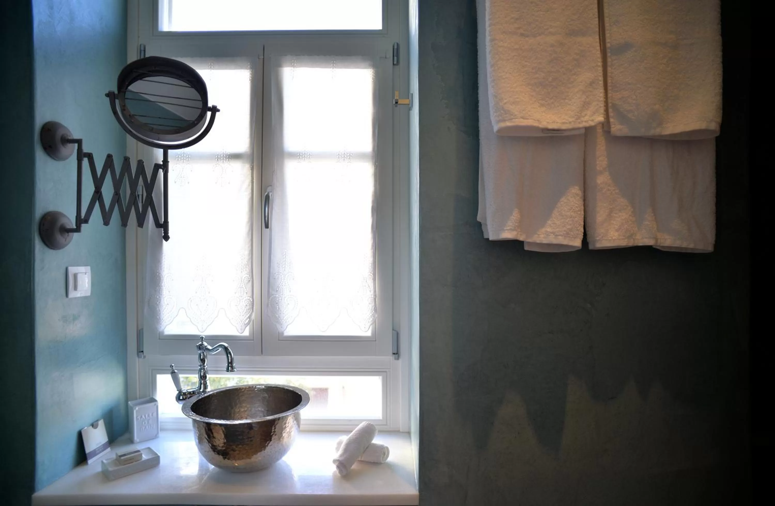 Shower in 1901 Hermoupolis