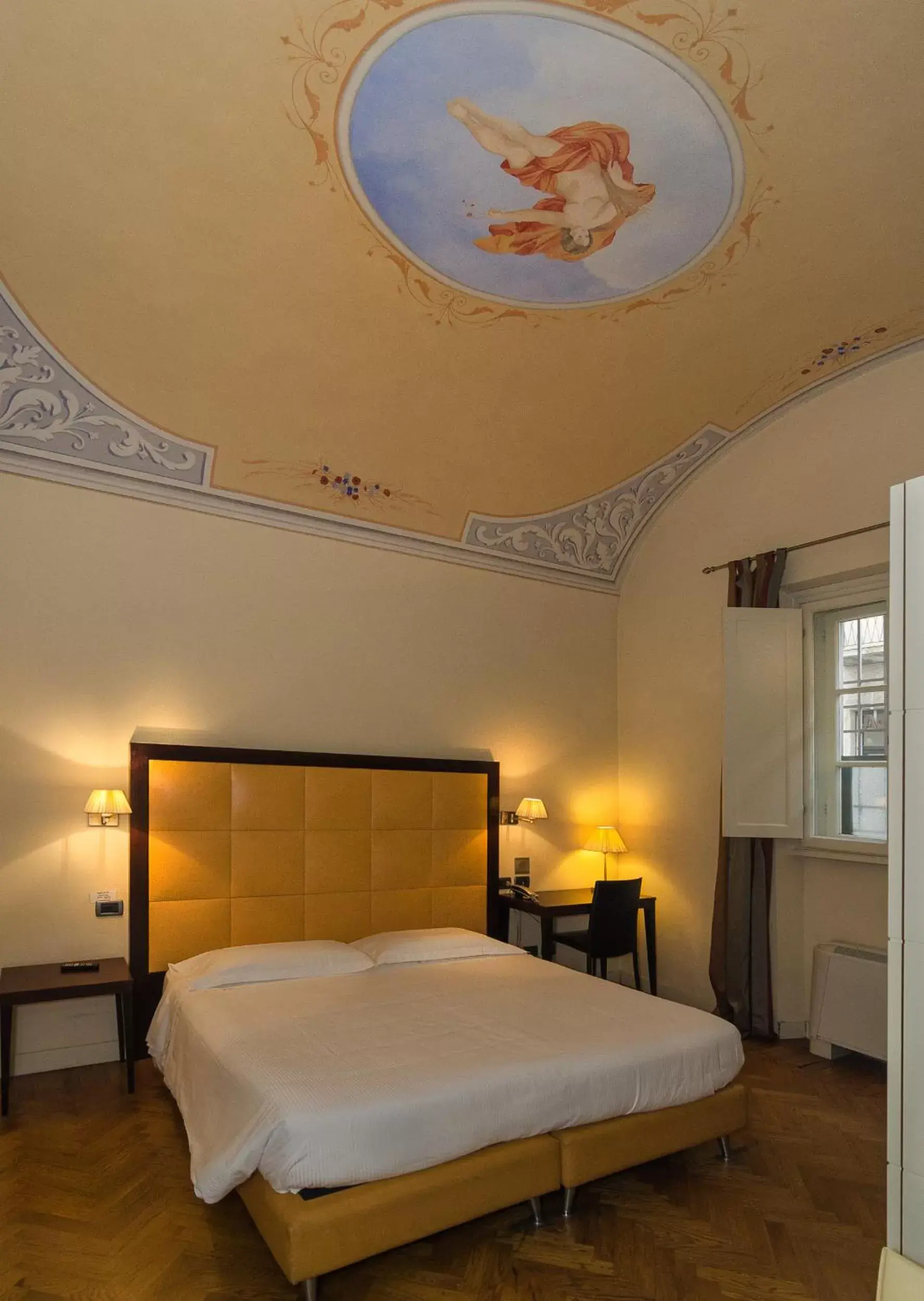 Bed in Hotel Novecento