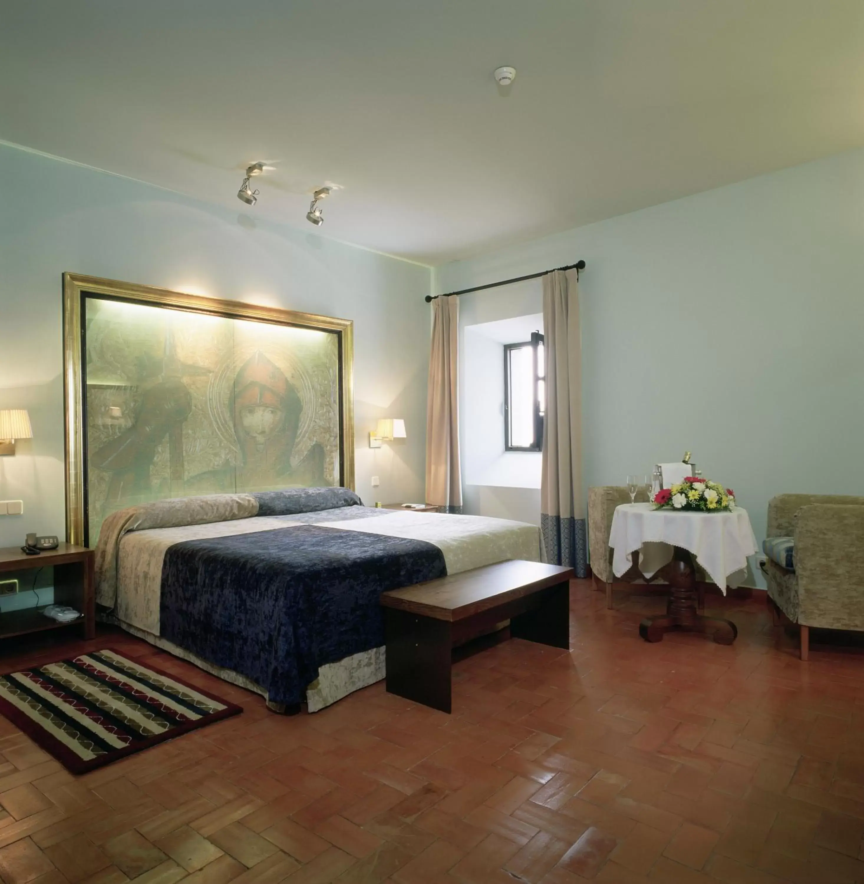 Photo of the whole room, Bed in Parador de Trujillo