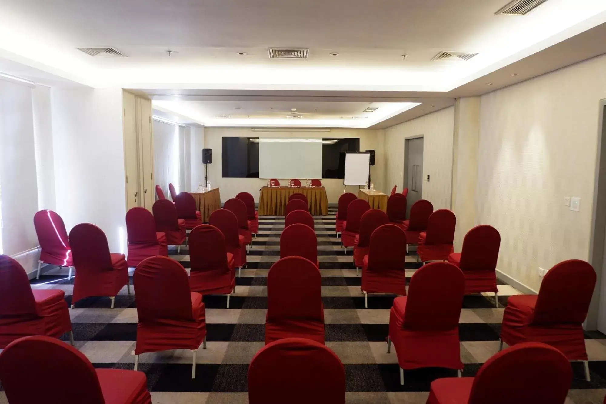 Meeting/conference room in CROWN PRINCE Hotel Surabaya Managed by Midtown Indonesia