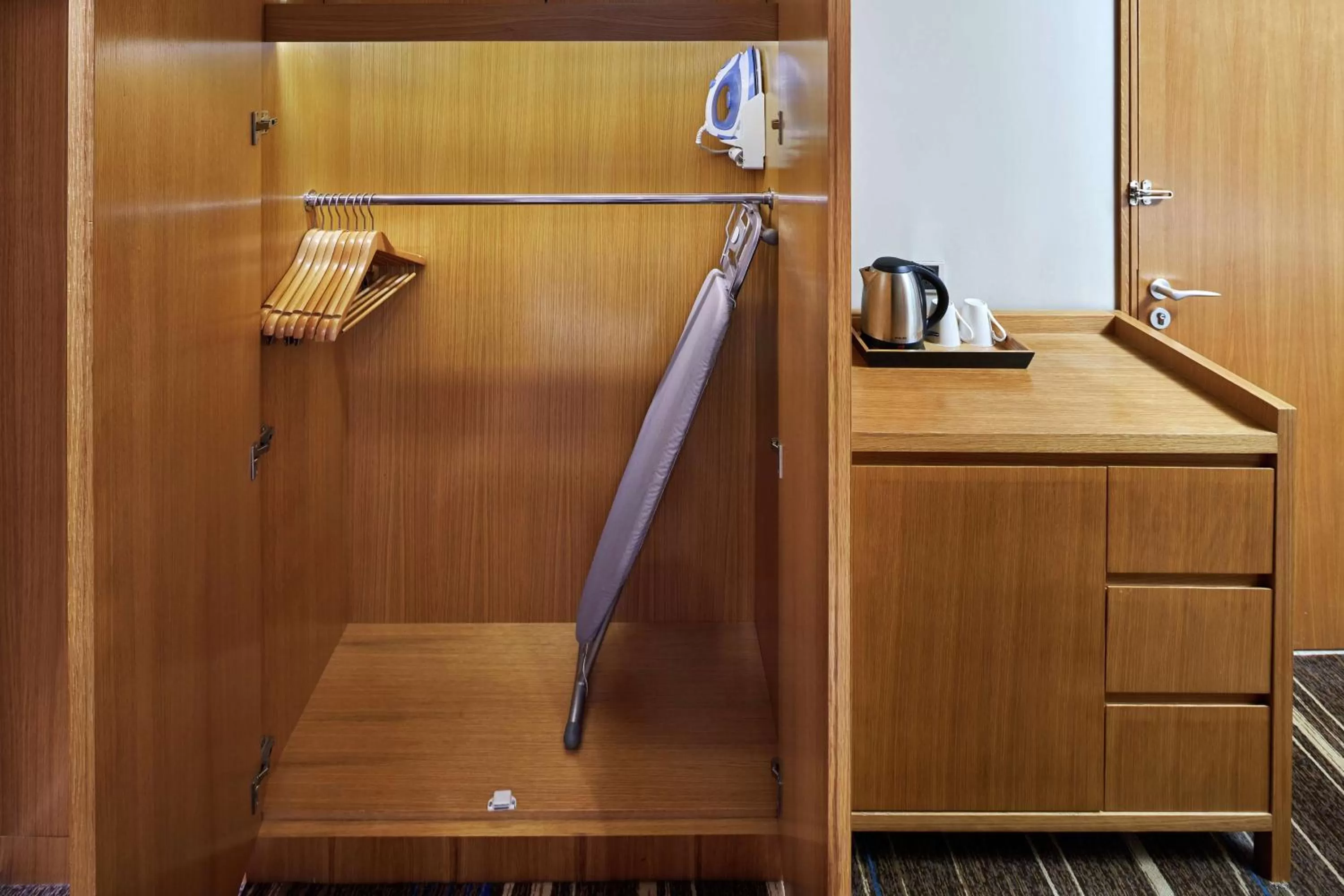 Photo of the whole room in Hilton Garden Inn Shenzhen Bao'an