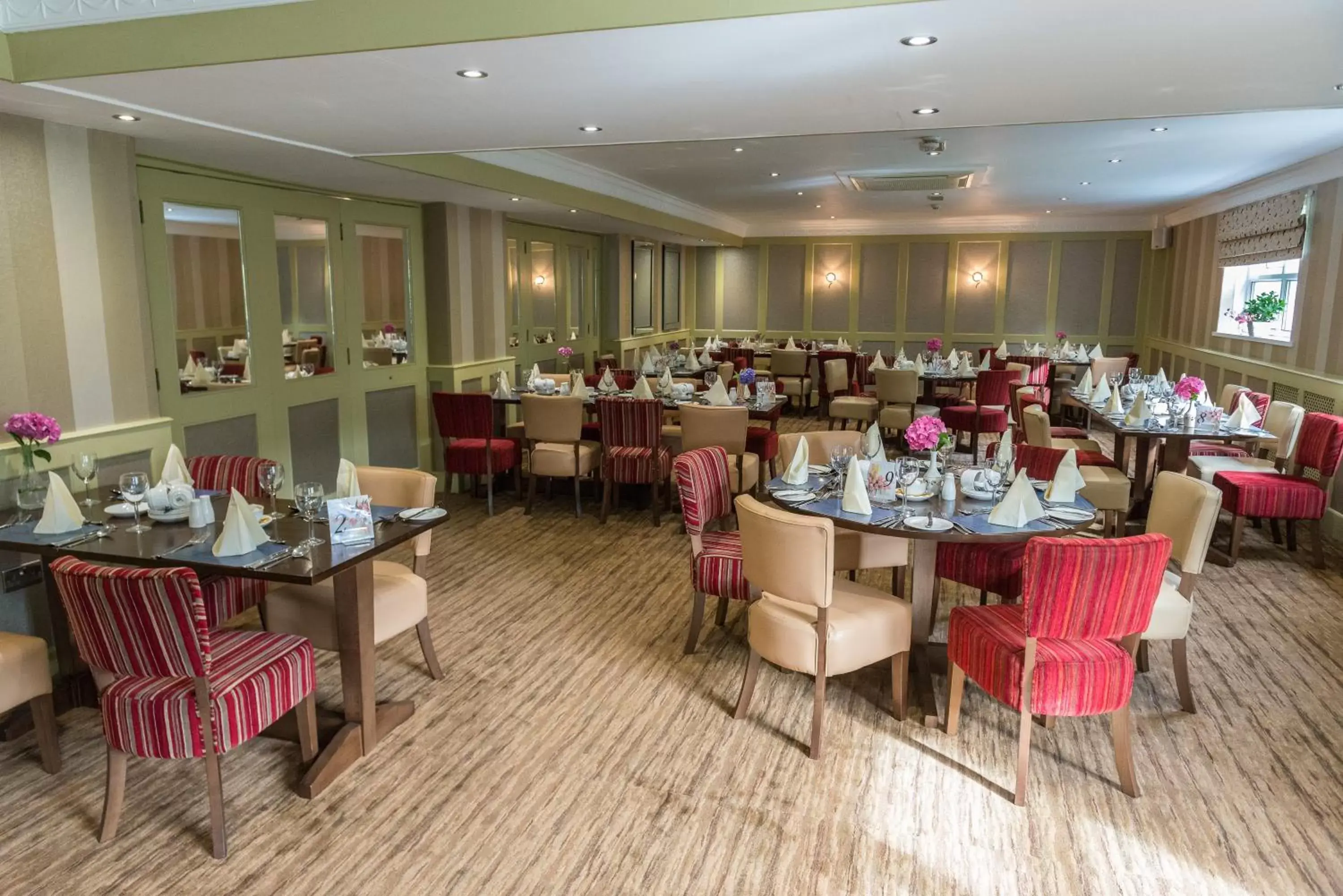 Restaurant/Places to Eat in Ivy Bush Royal Hotel by Compass Hospitality